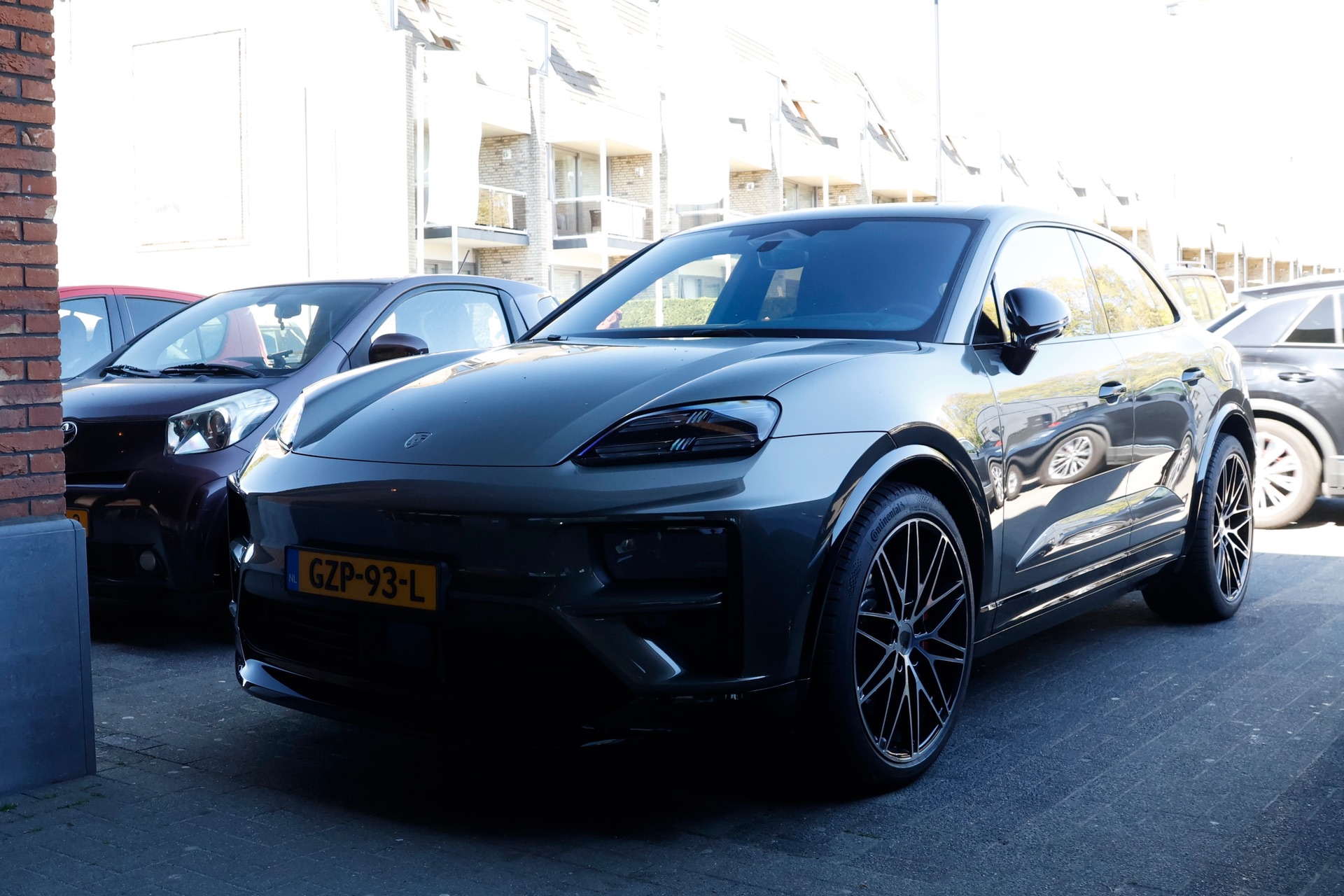 Porsche Macan EV Turbo