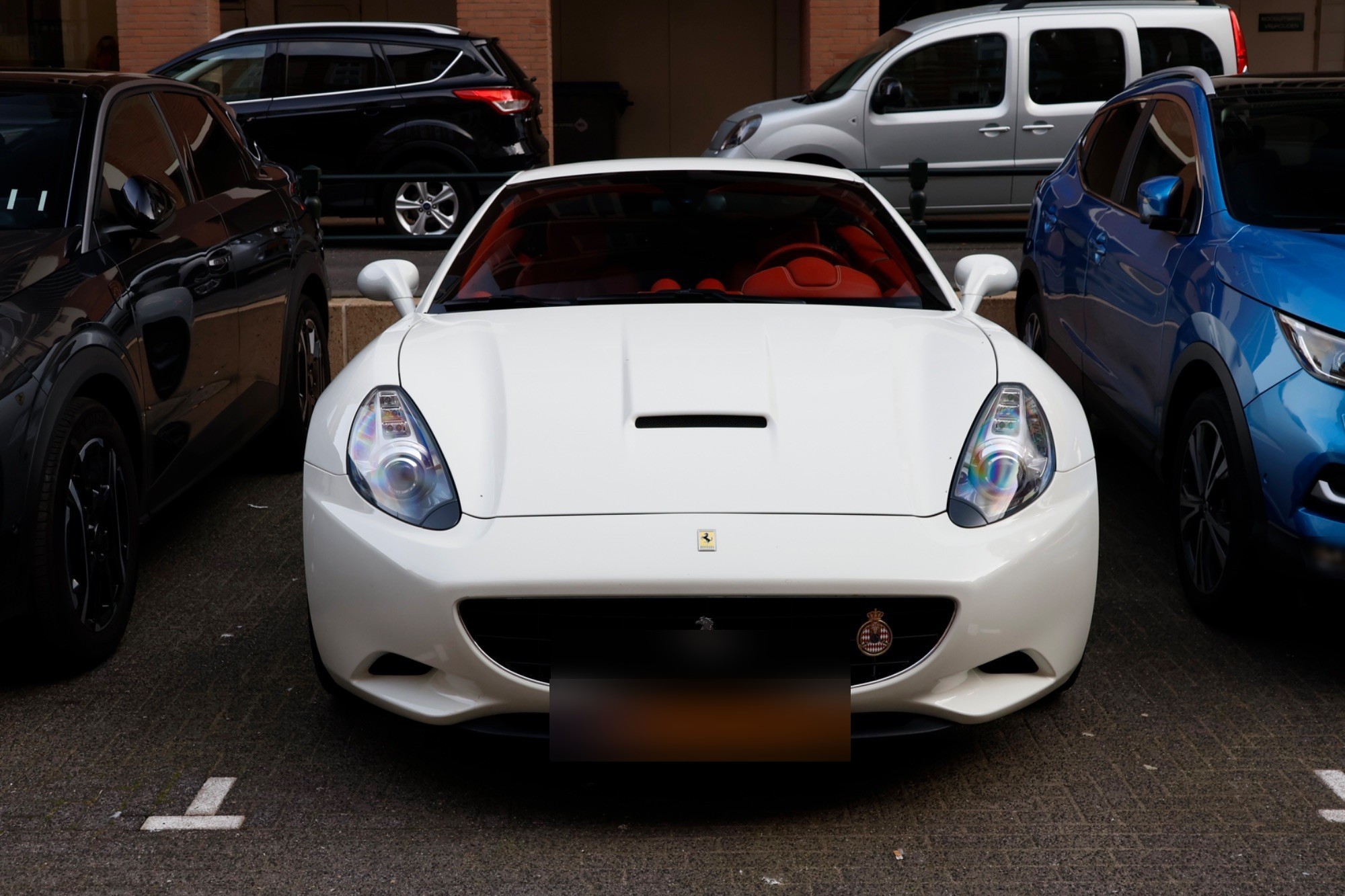 Ferrari California in Den Haag