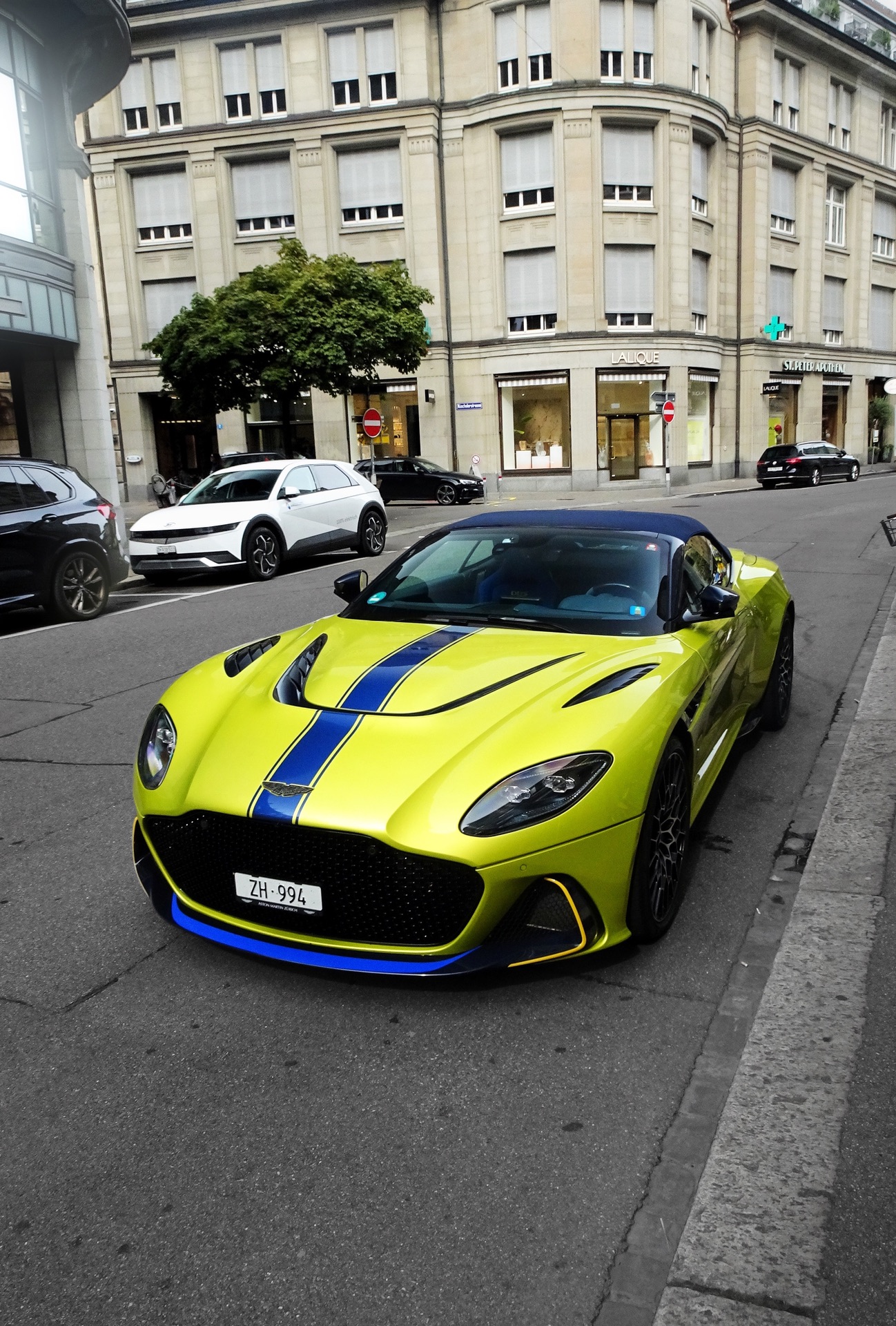 Aston Martin DBS 770 Ultimate Volante