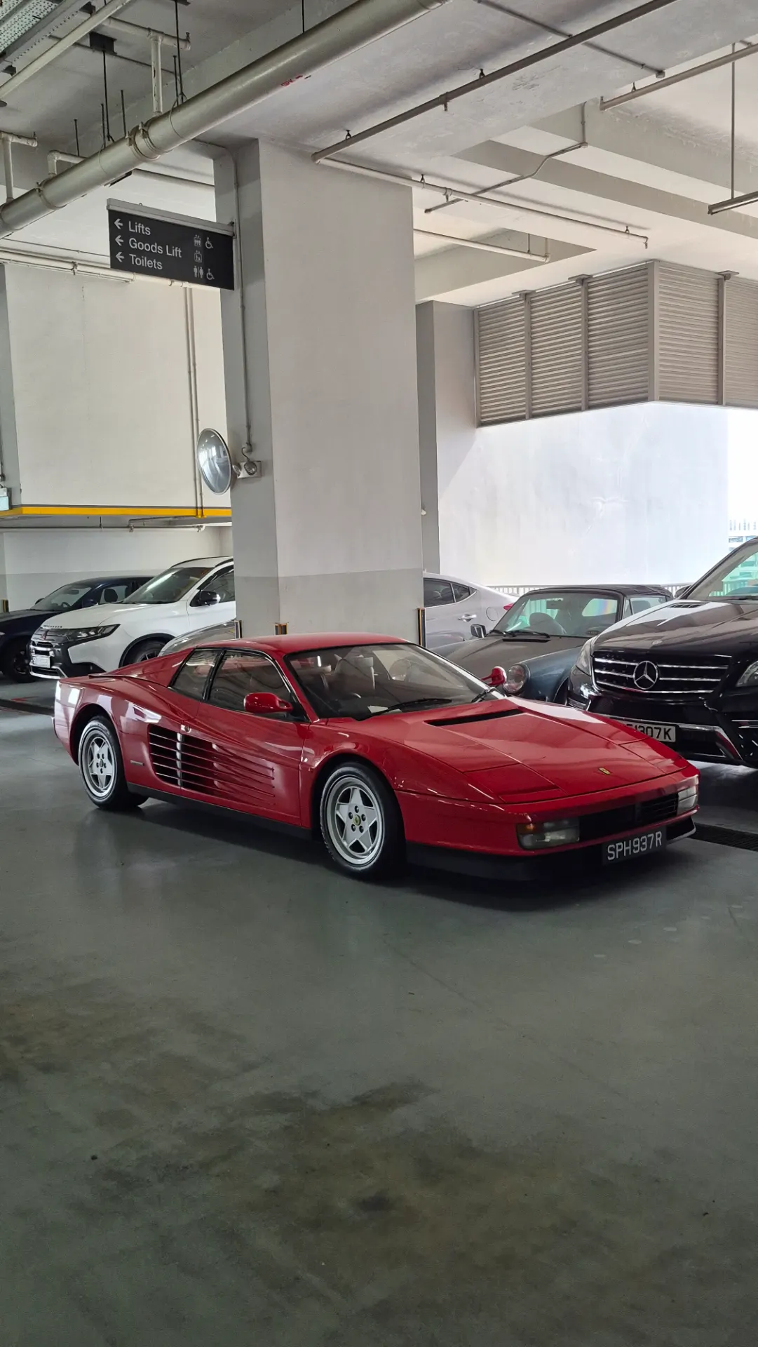 Ferrari Testarossa in Singapore
