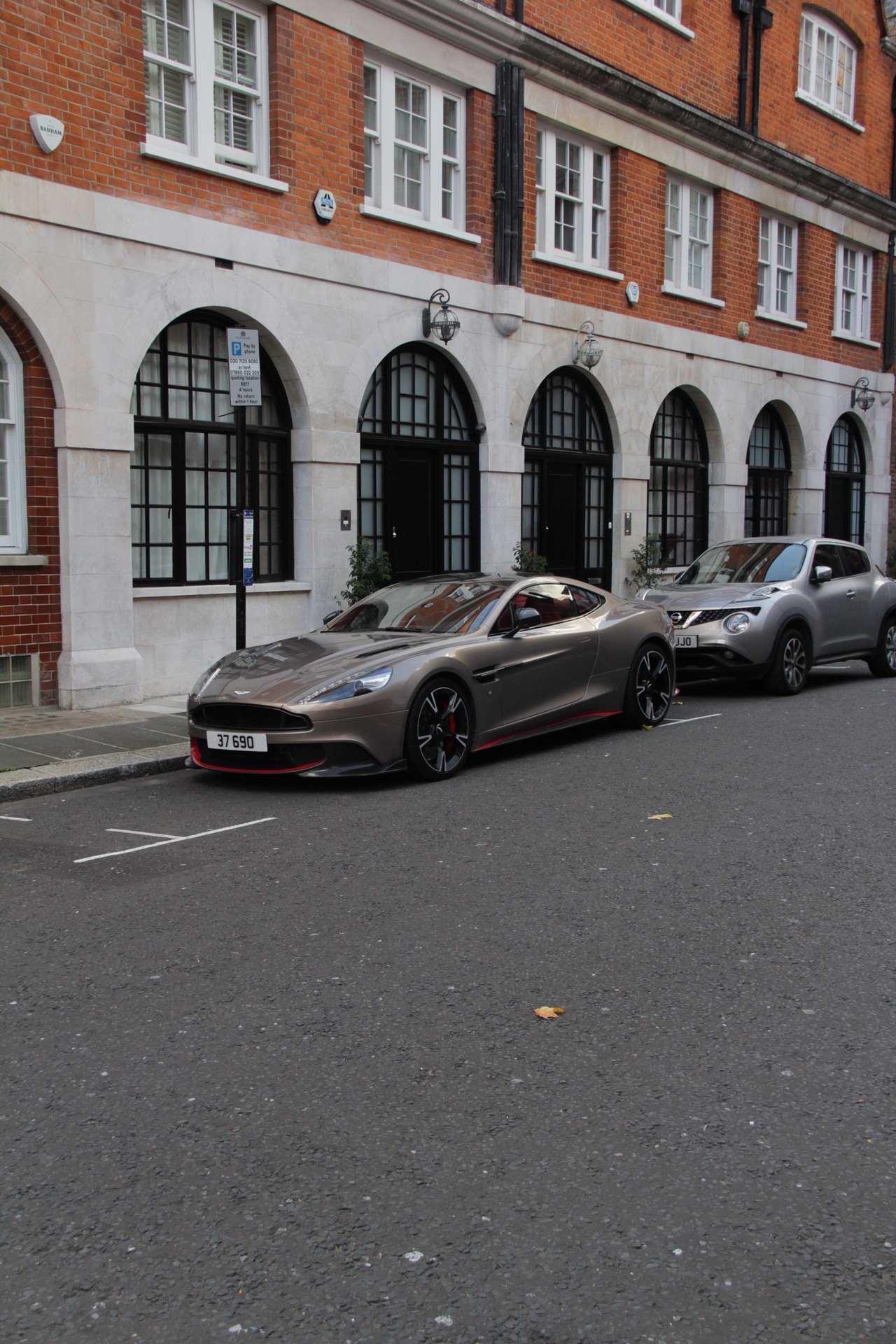 Aston Martin Vanquish S 2017 Ultimate Edition