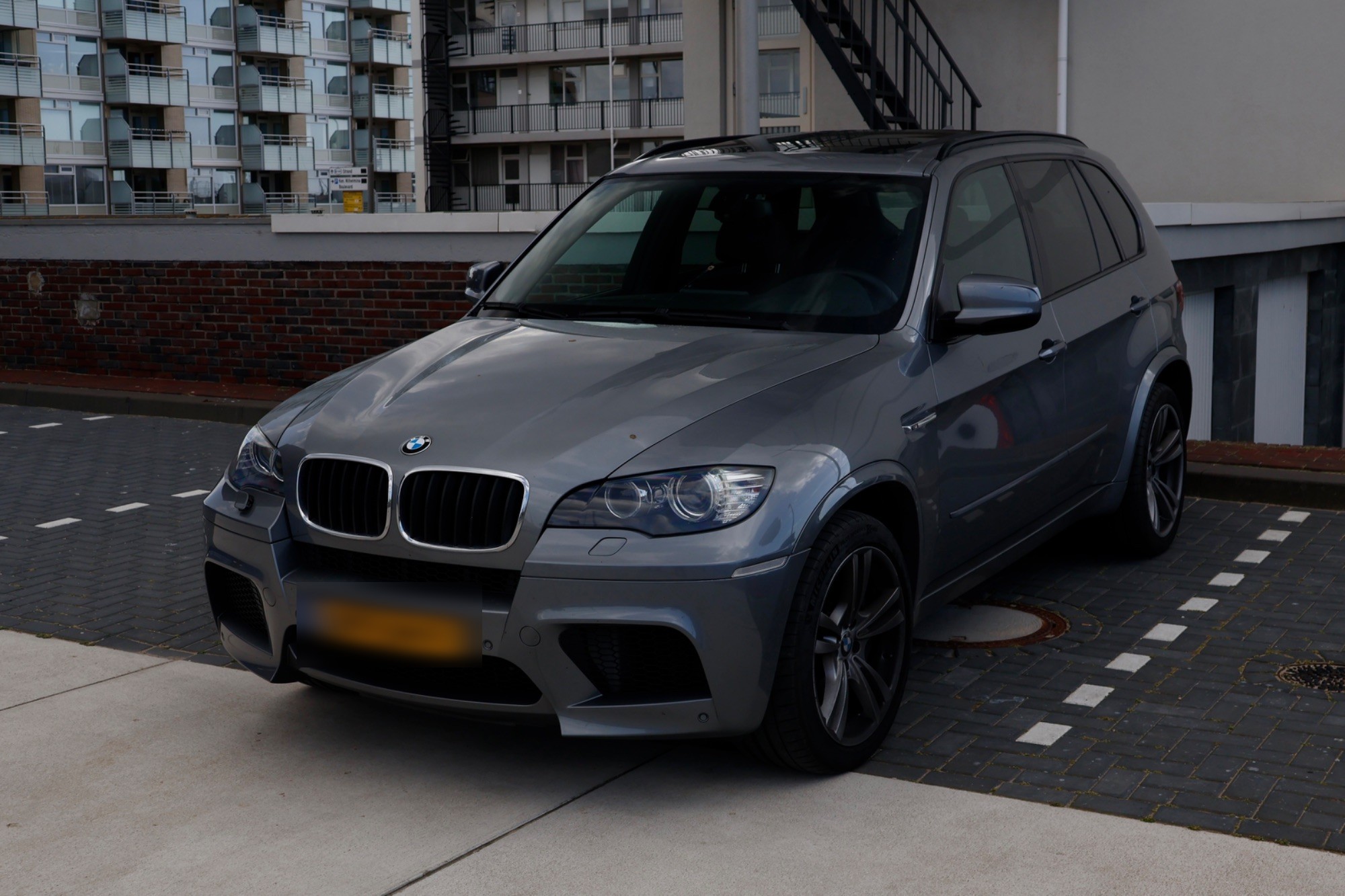 BMW X5 M E70 in Noordwijk