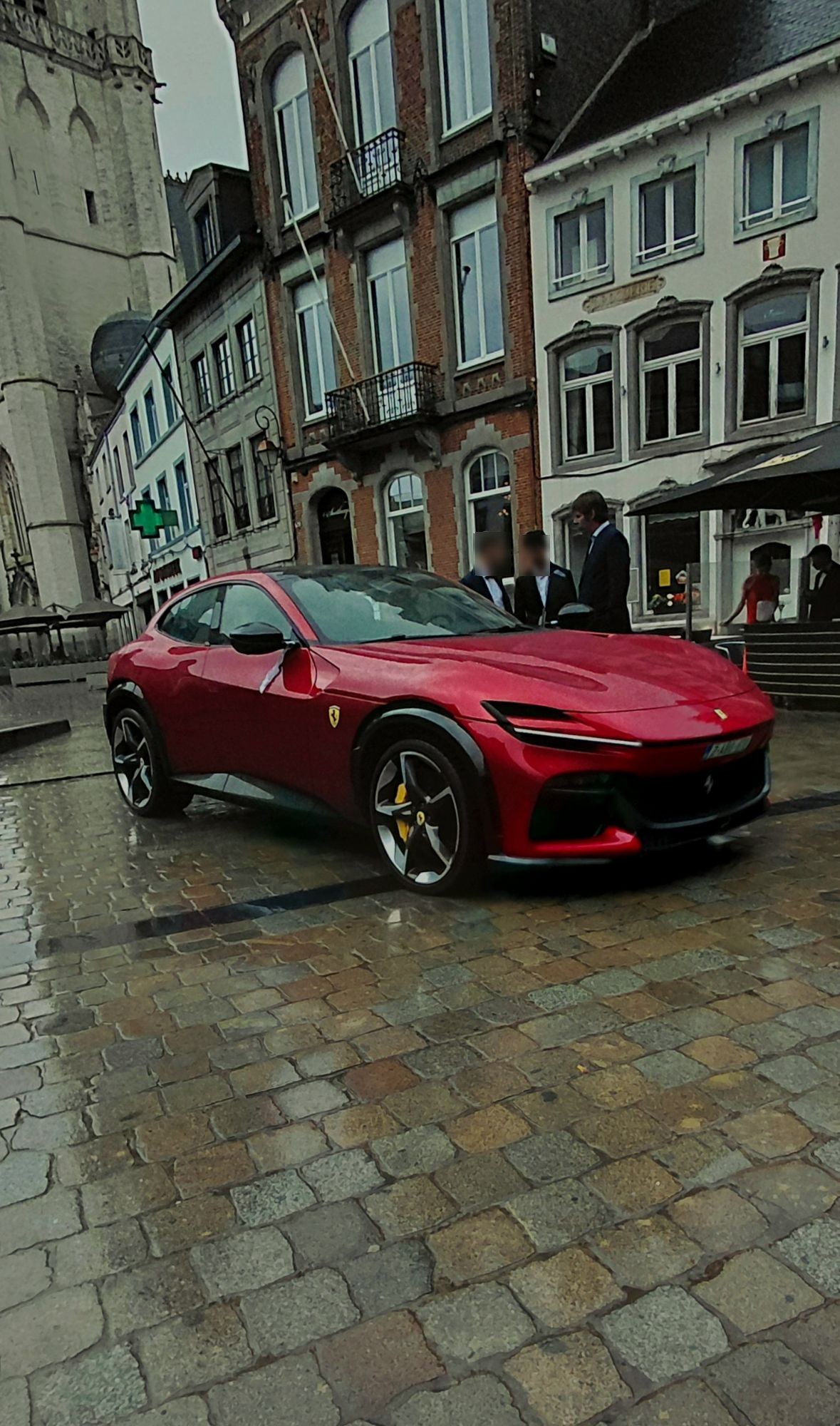 Ferrari Purosangue in Halle
