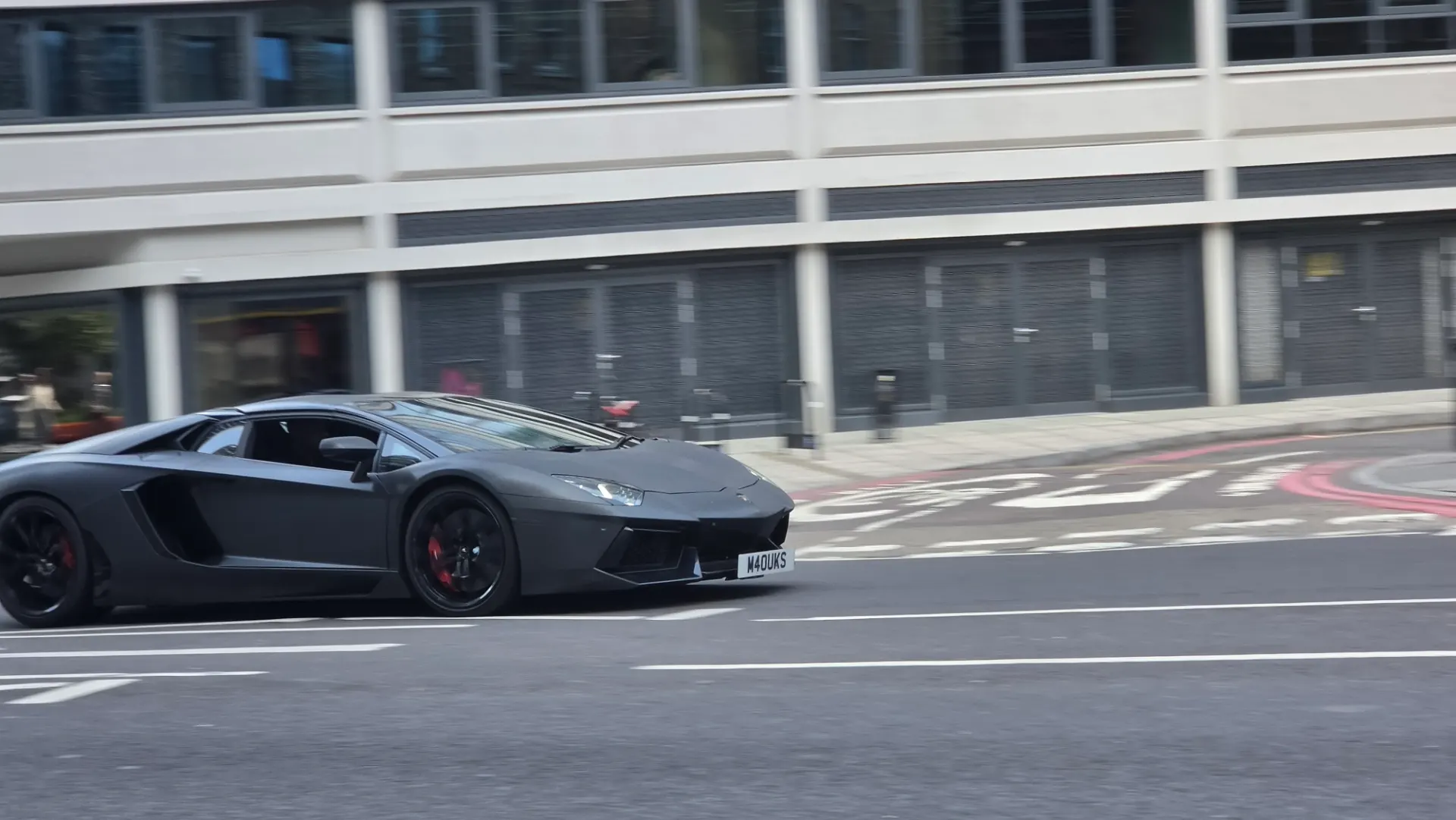 Lamborghini Aventador LP700-4
