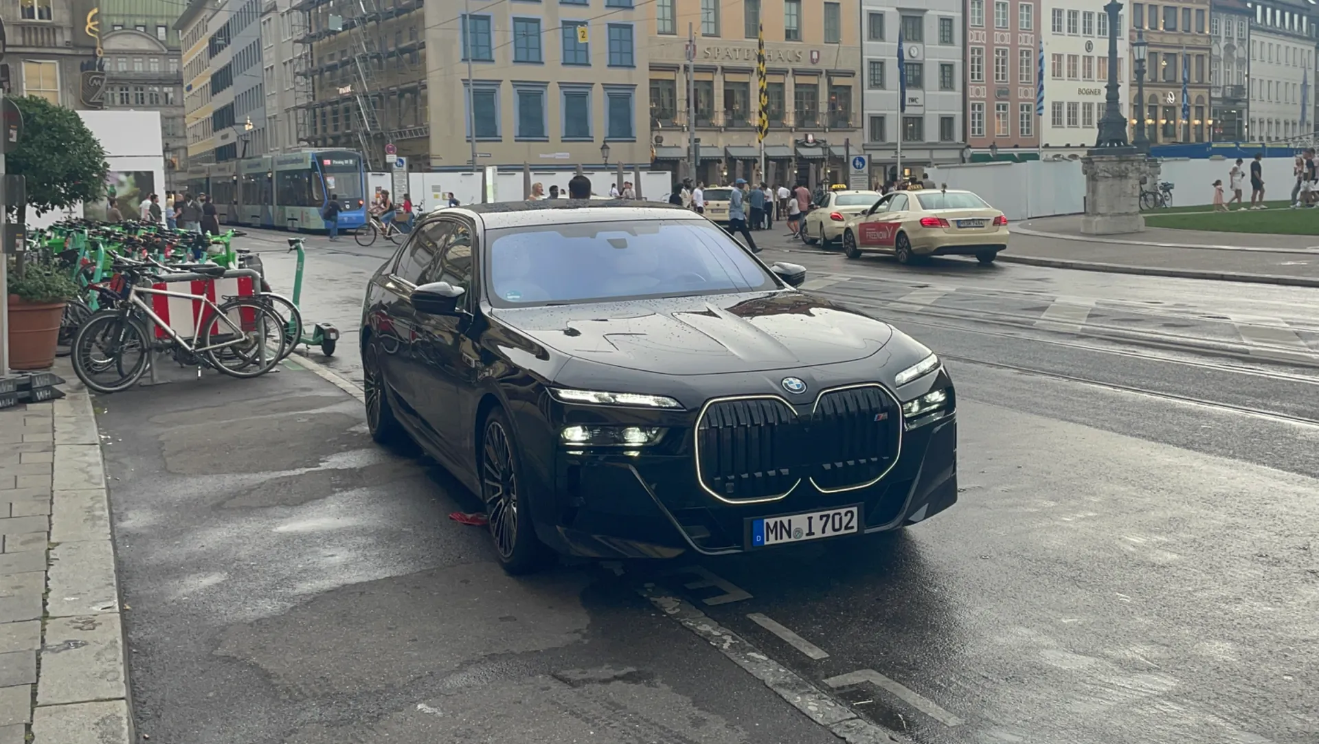 BMW M760e xDrive in München