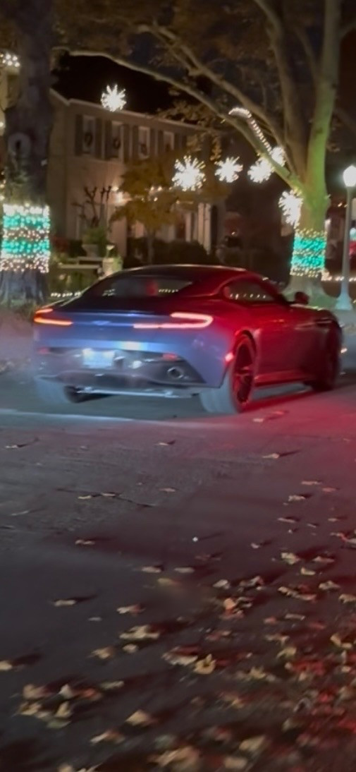 Aston Martin DB11 V8