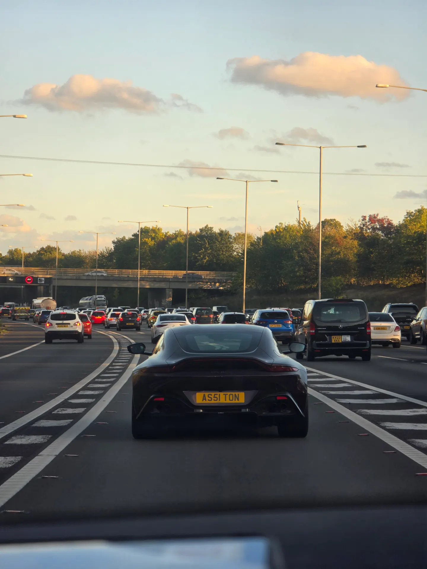 Aston Martin V8 Vantage 2018