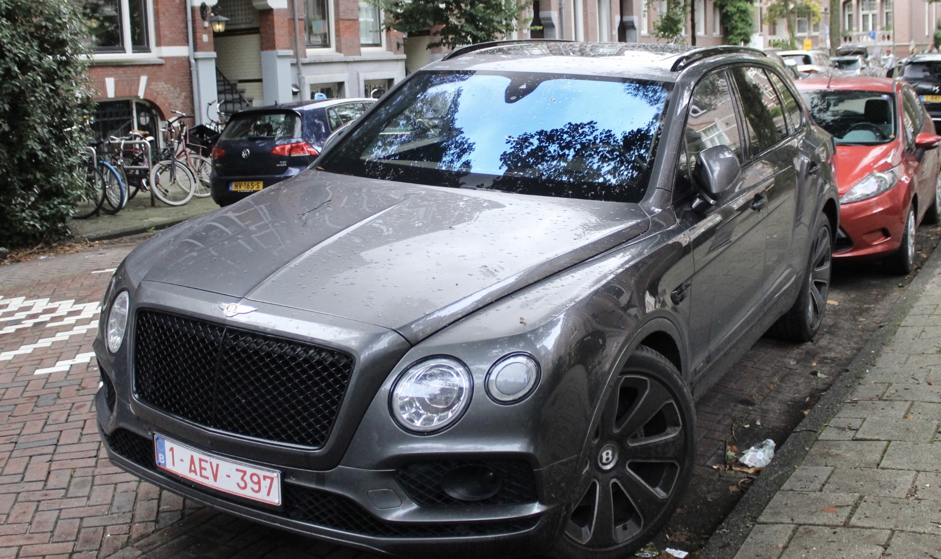 Bentley Bentayga V8 Design Series in Amsterdam