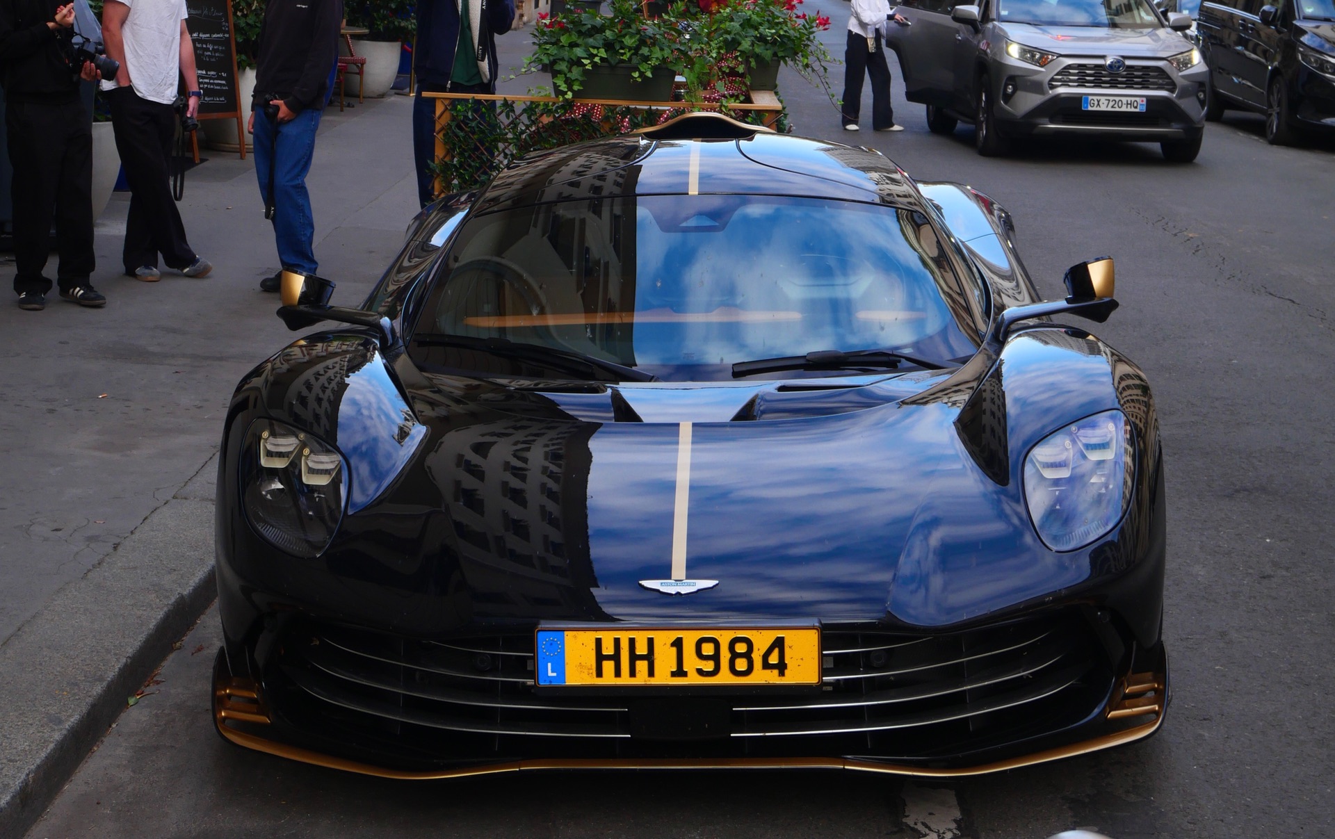 Aston Martin Valhalla