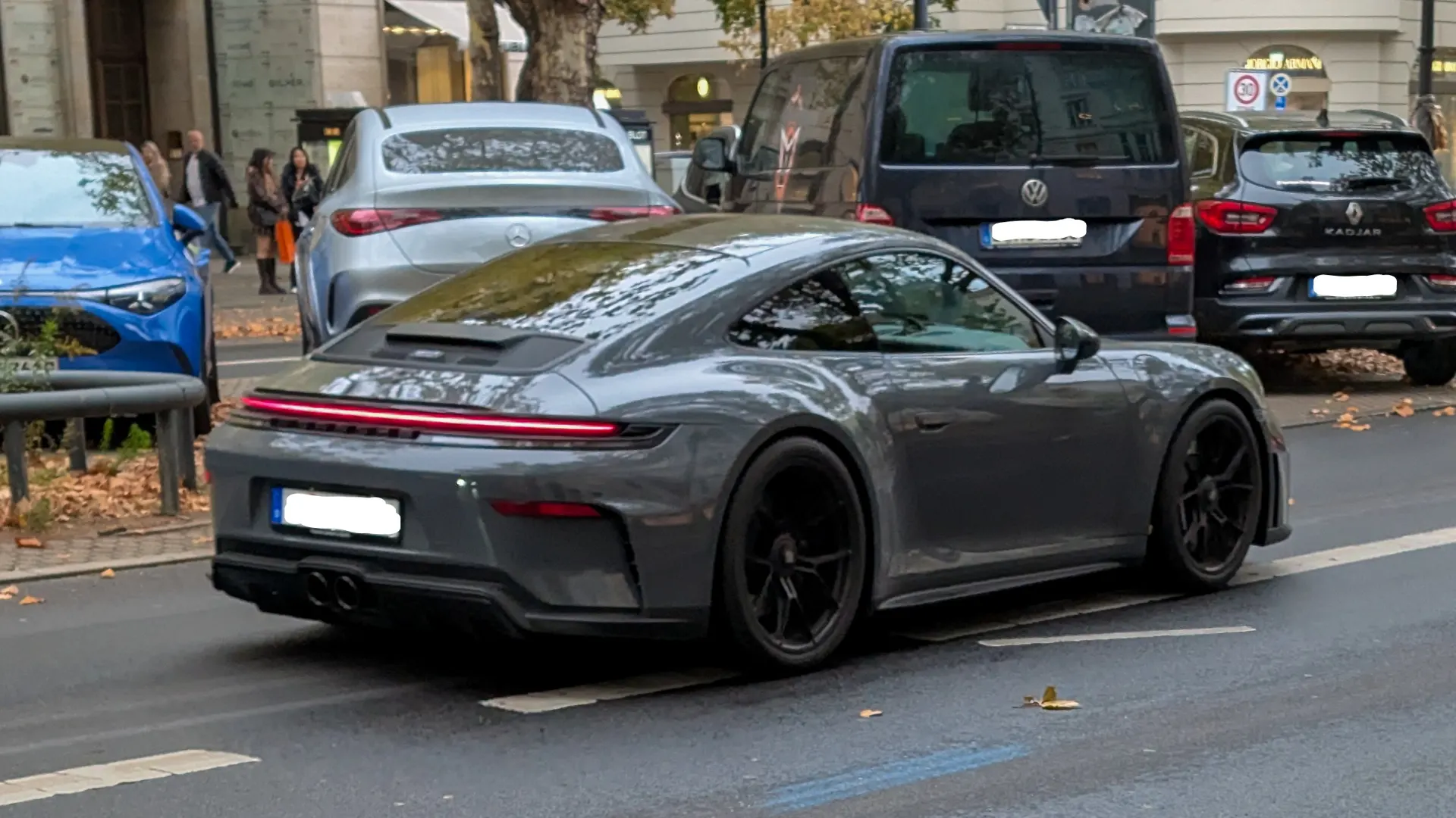 Porsche 992 GT3 Touring in Berlin