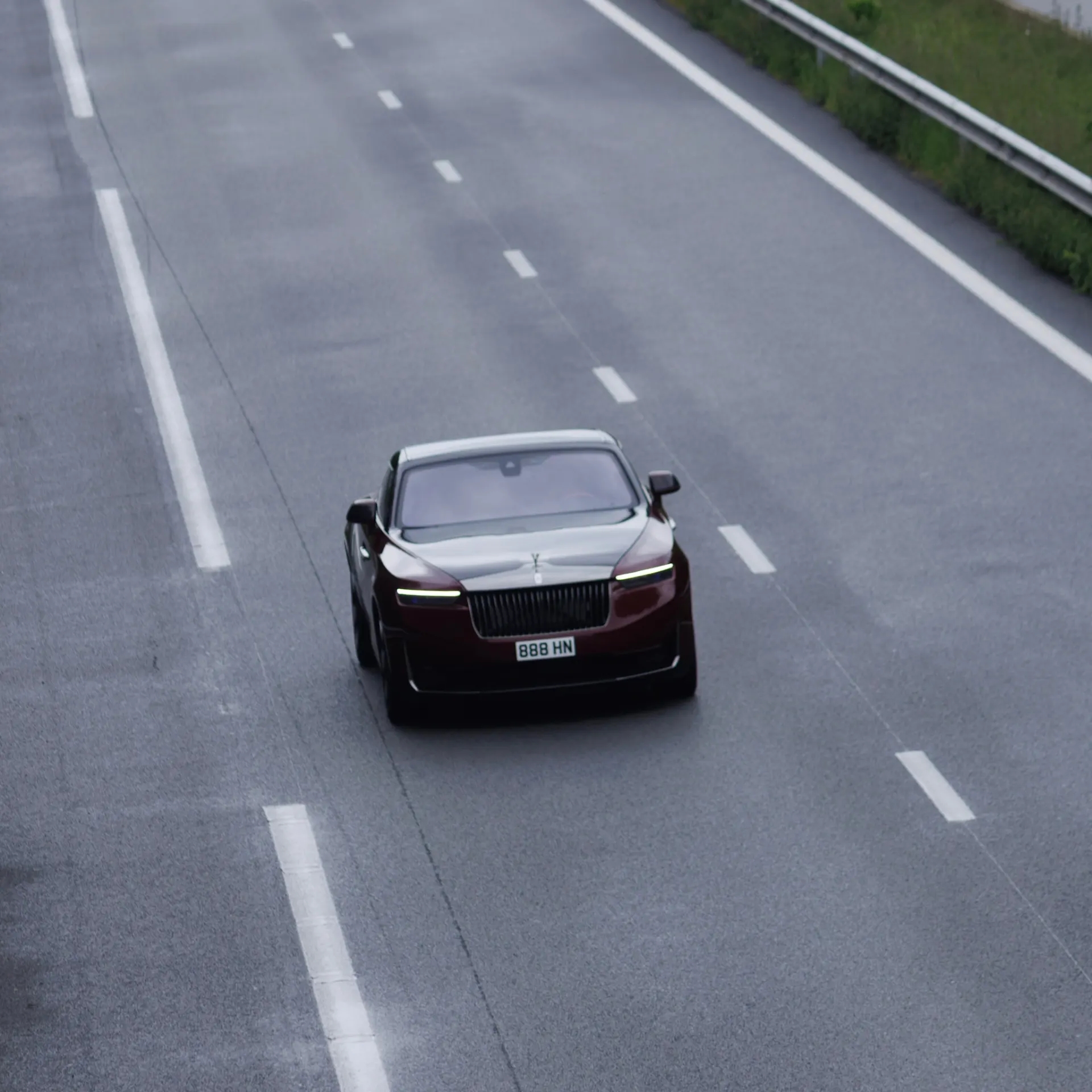 Rolls-Royce La Rose Noire Droptail