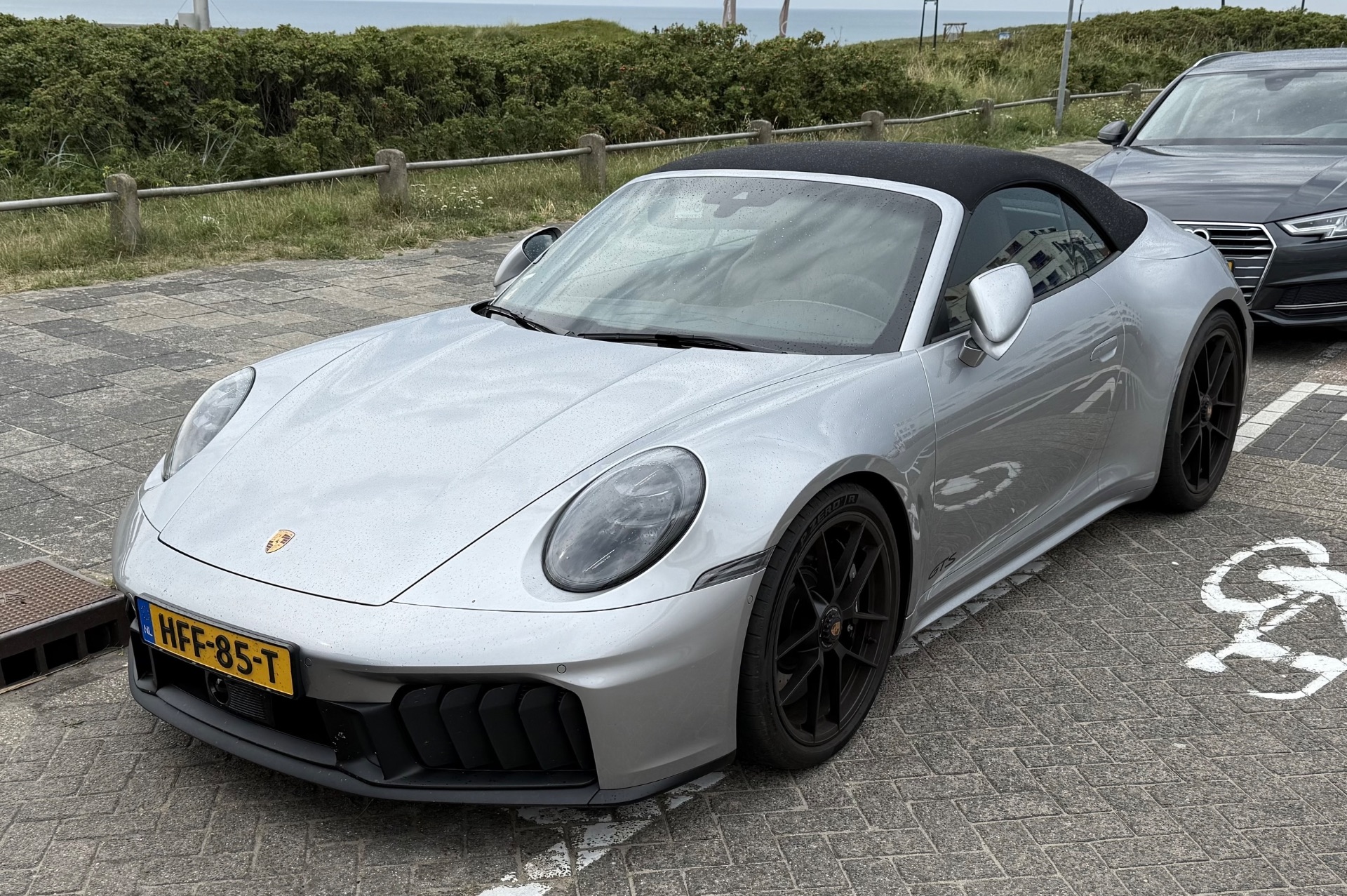 Porsche 992 Carrera 4 GTS Cabriolet MkII in Noordwijk