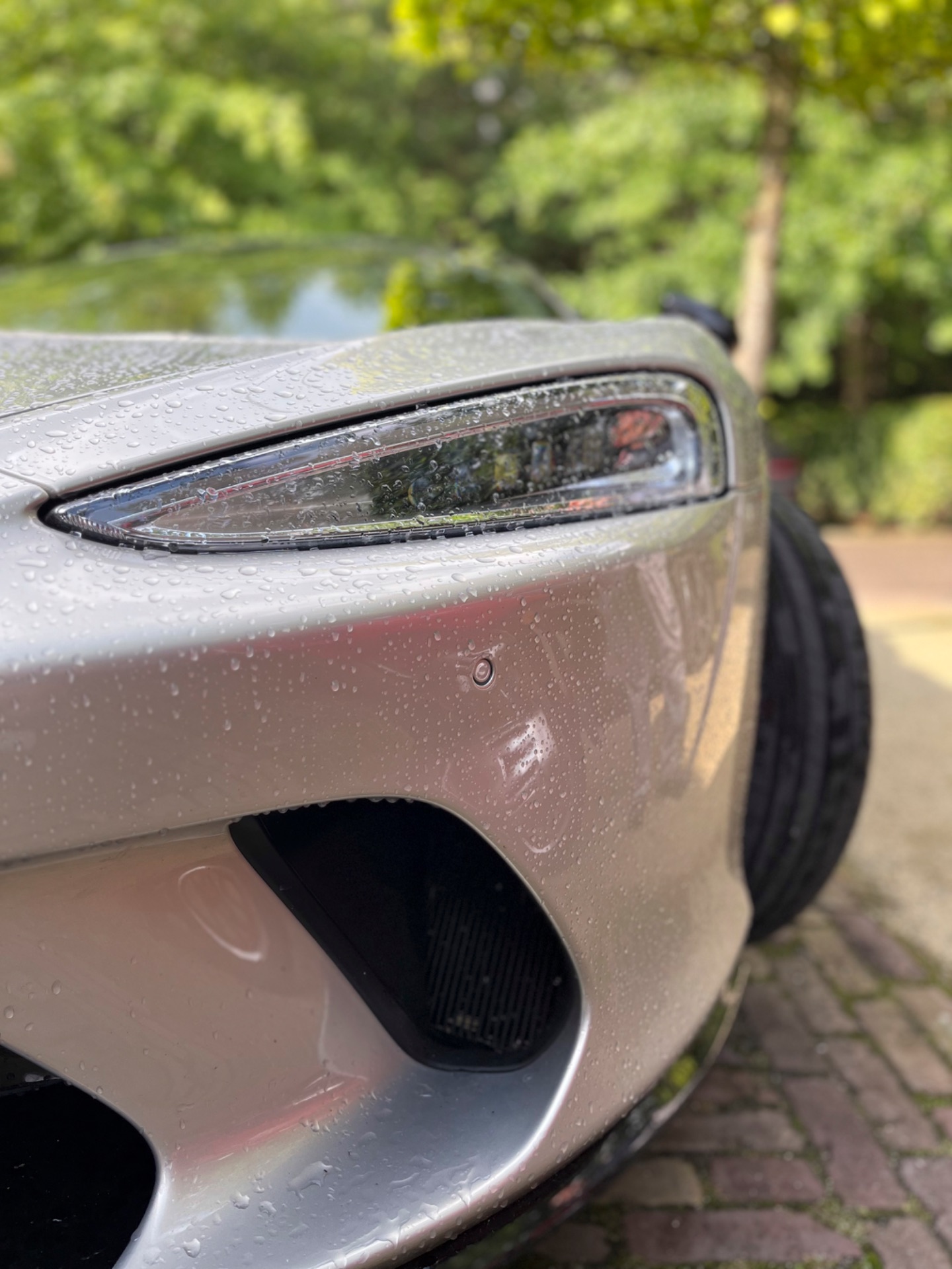 McLaren GT