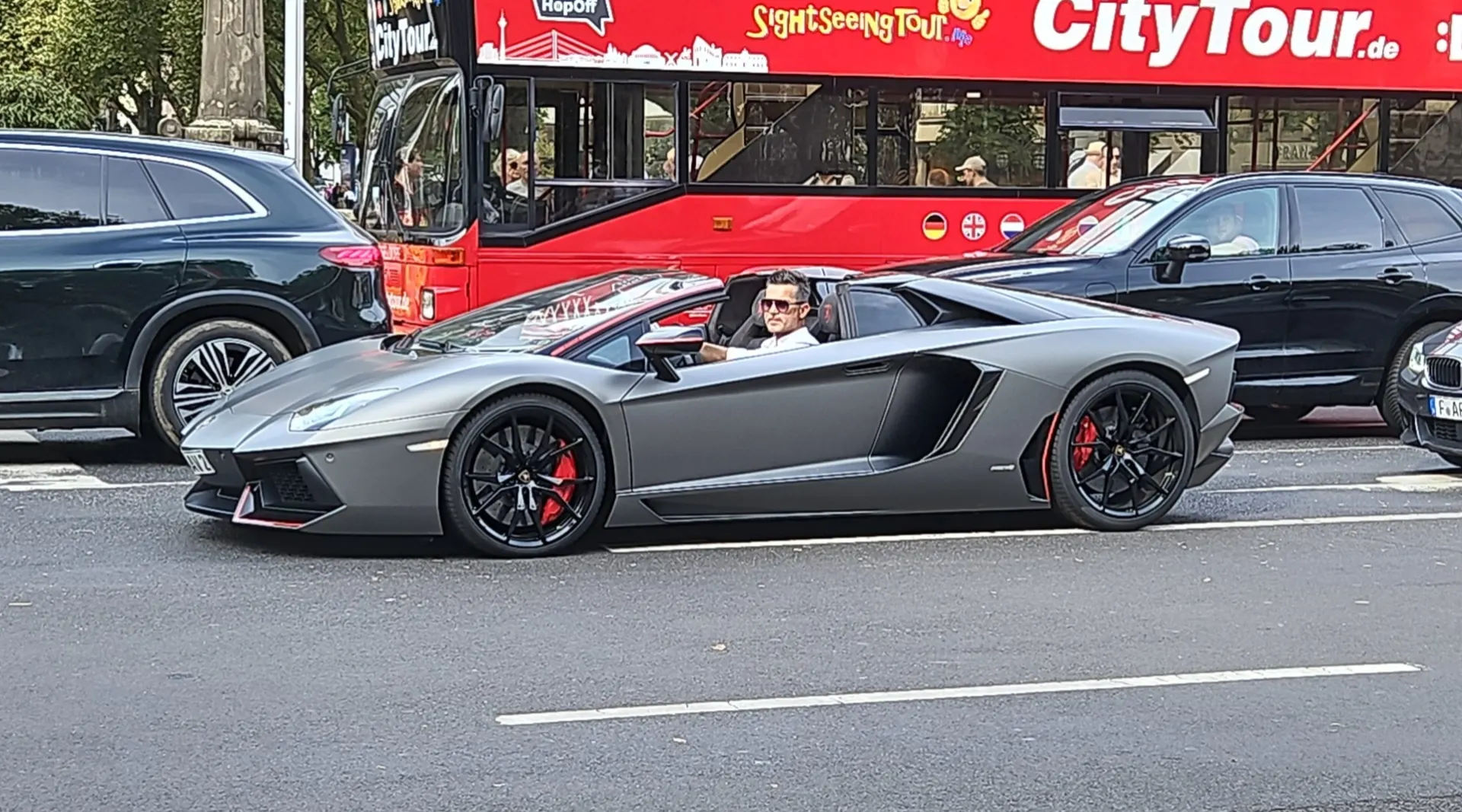 Lamborghini Aventador LP700-4 Roadster Pirelli Edition in Dusseldorf