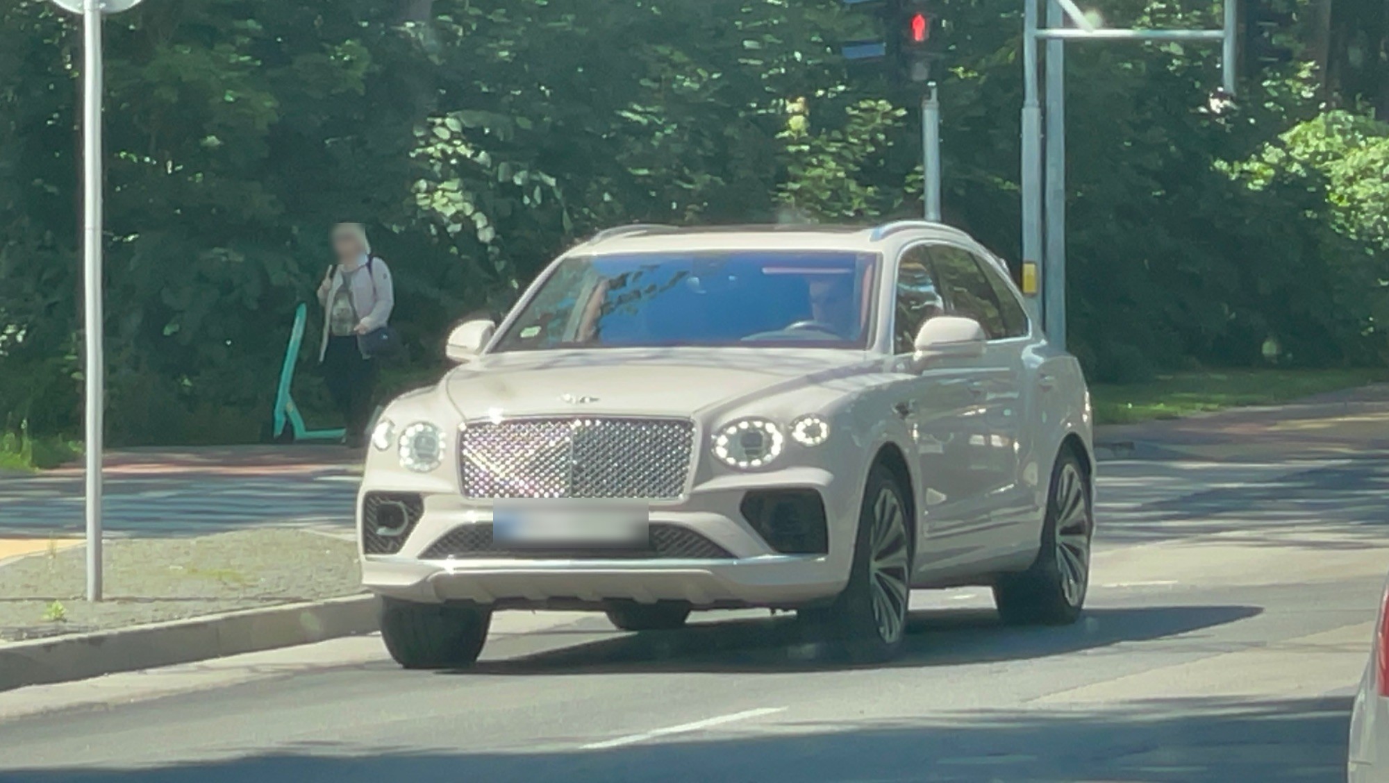 Bentley Bentayga Hybrid 2021 in Jūrmala