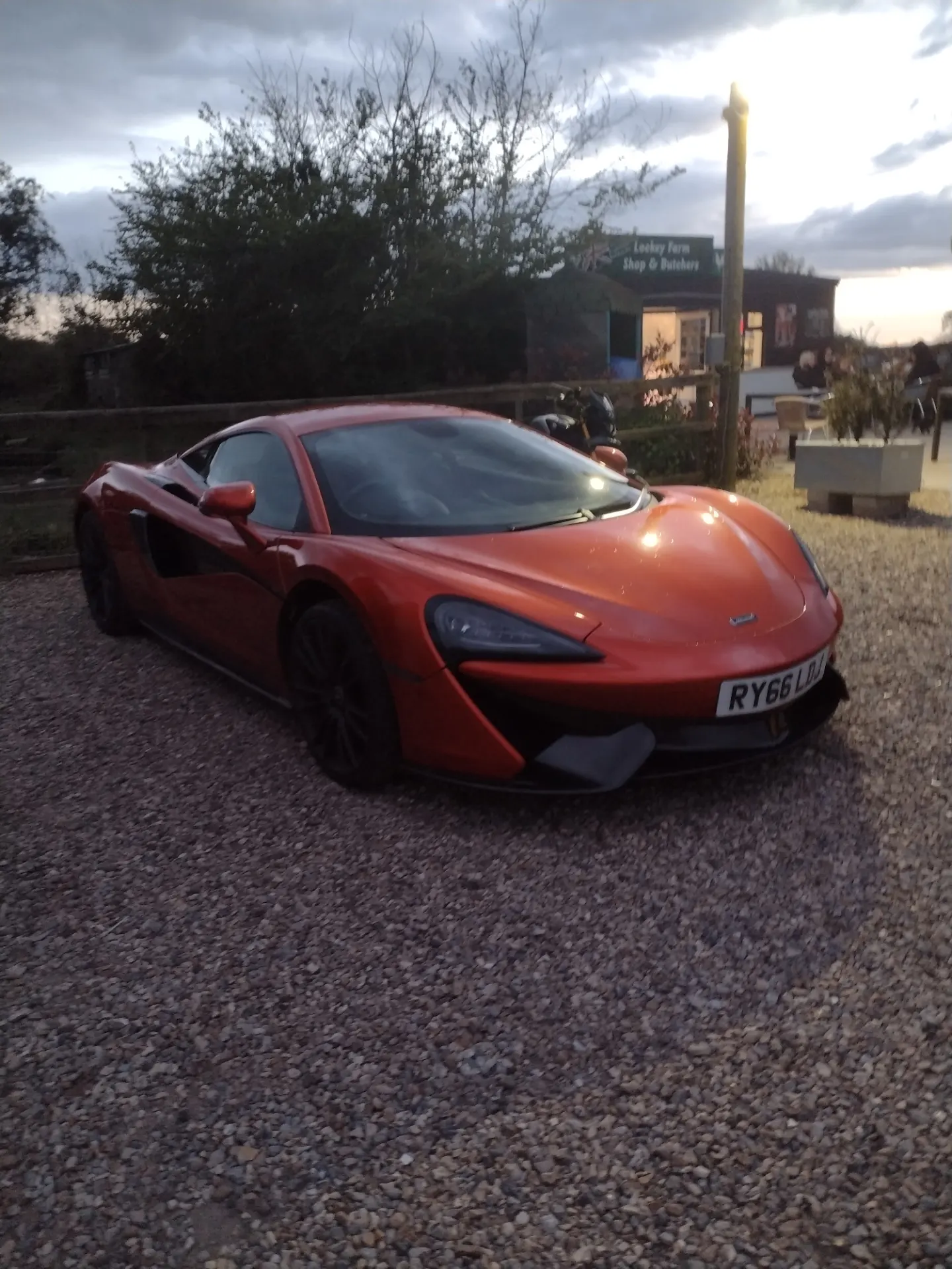 McLaren 570S