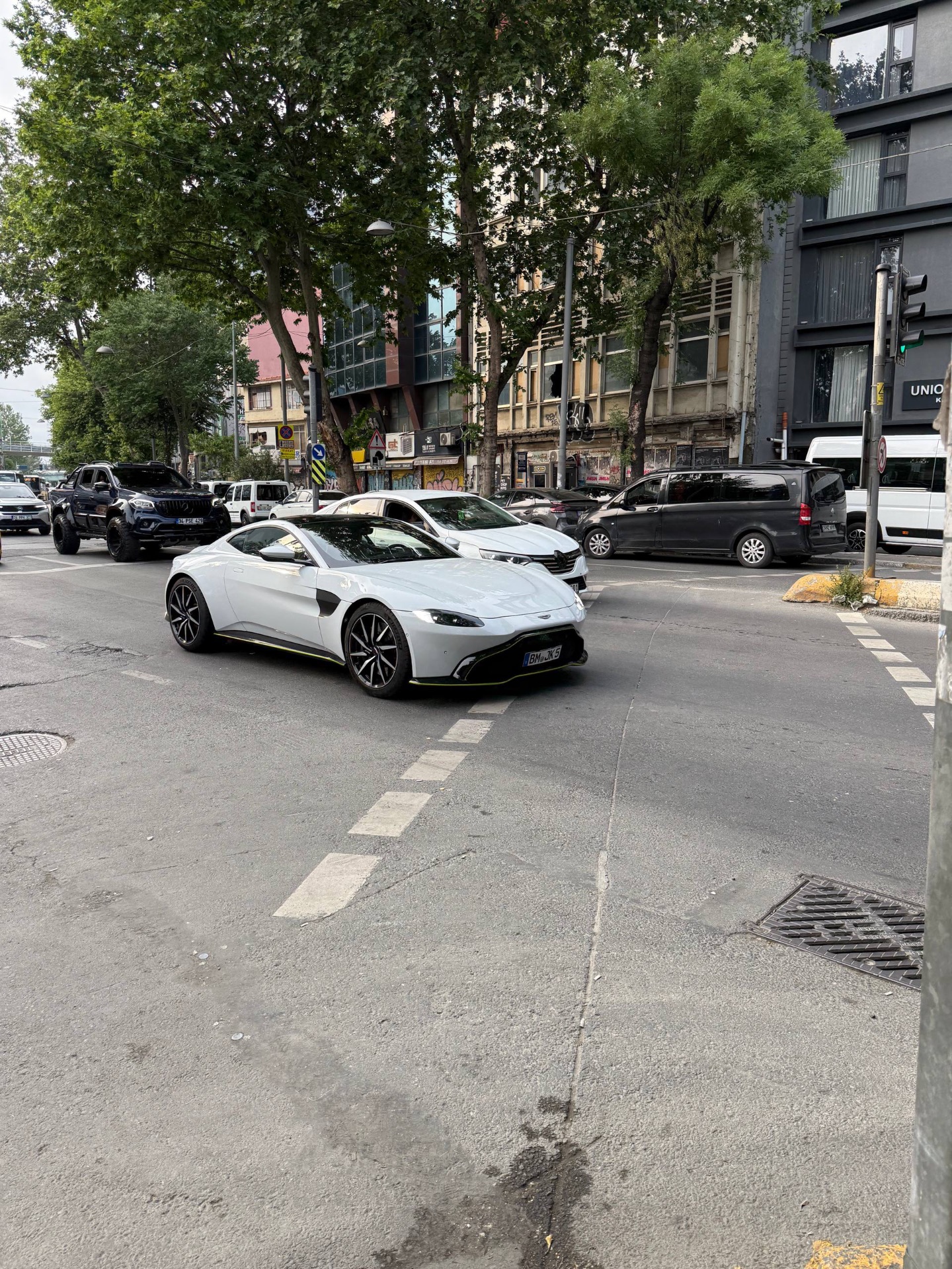 Aston Martin V8 Vantage 2018