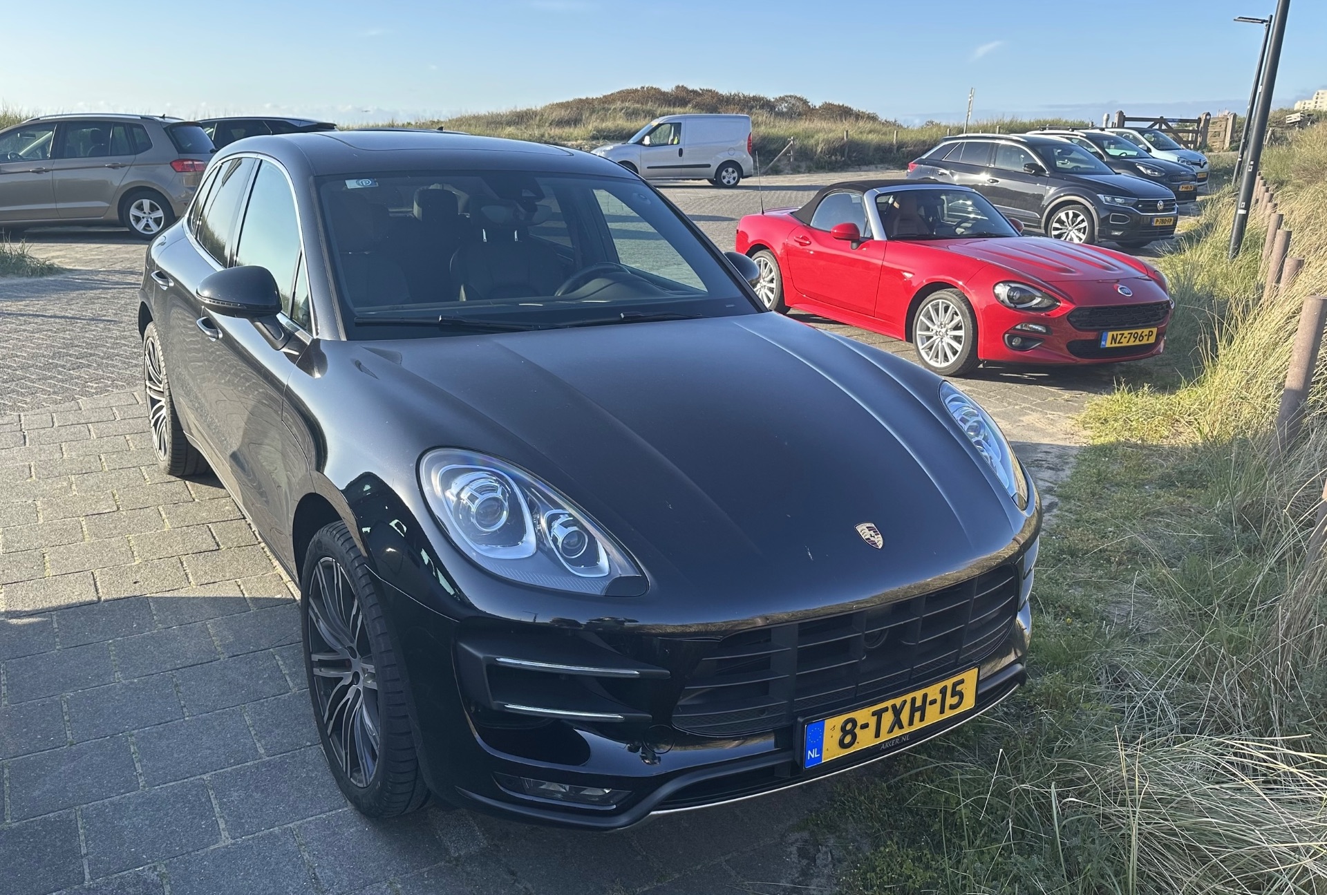 Porsche 95B Macan Turbo MkI in Noordwijk