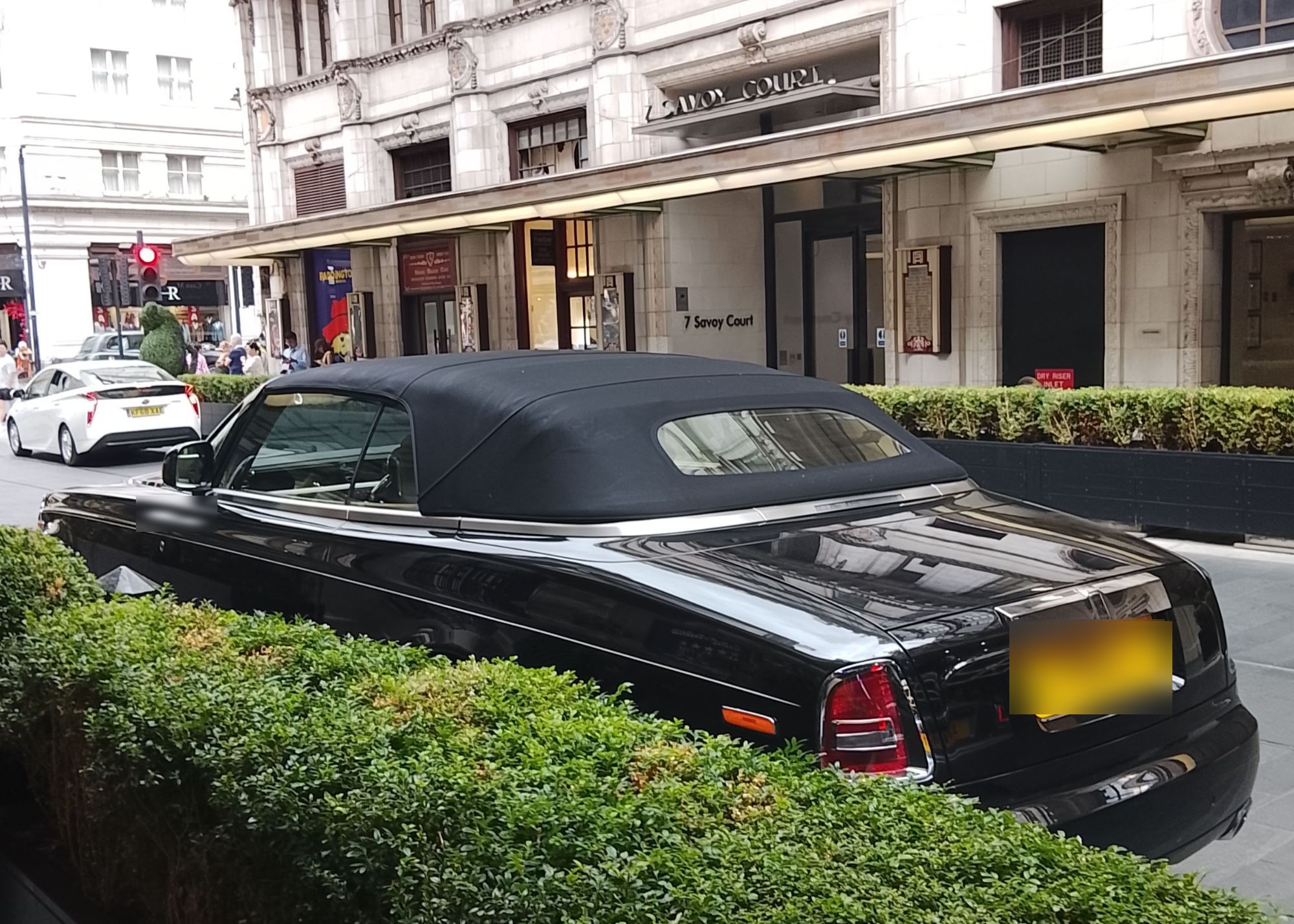 Rolls-Royce Dawn in London