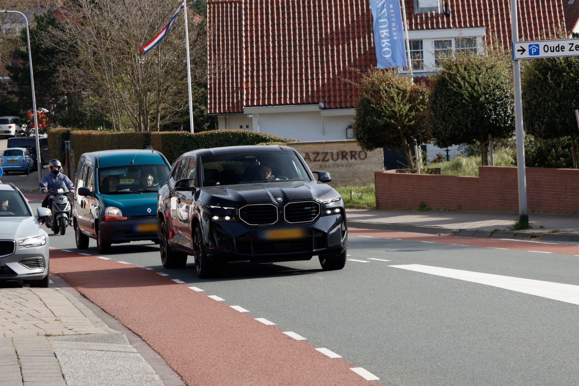 BMW XM G09 in Noordwijk