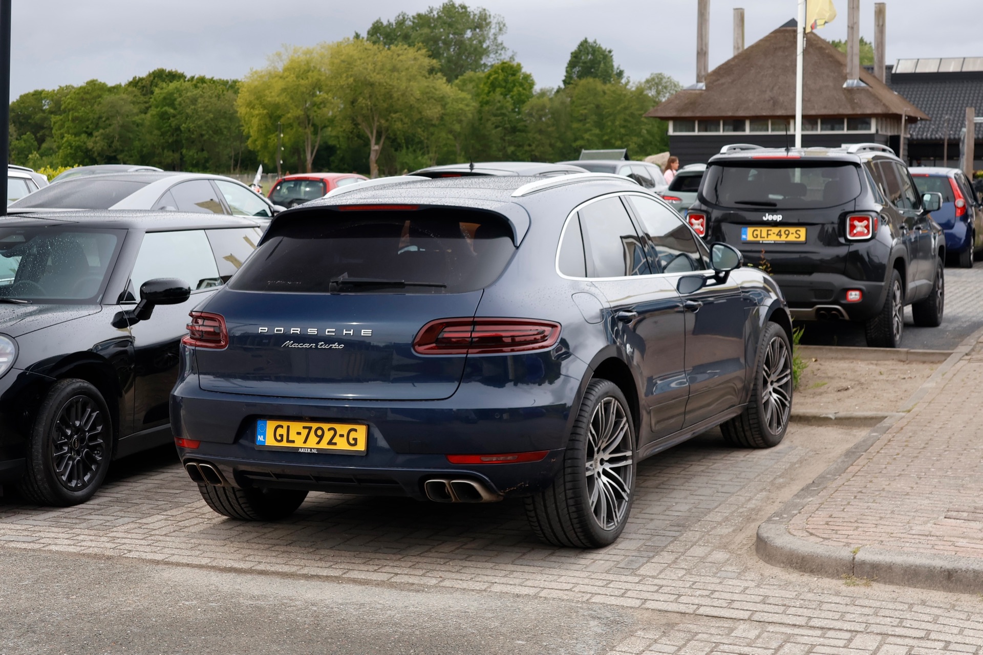 Porsche 95B Macan Turbo MkI