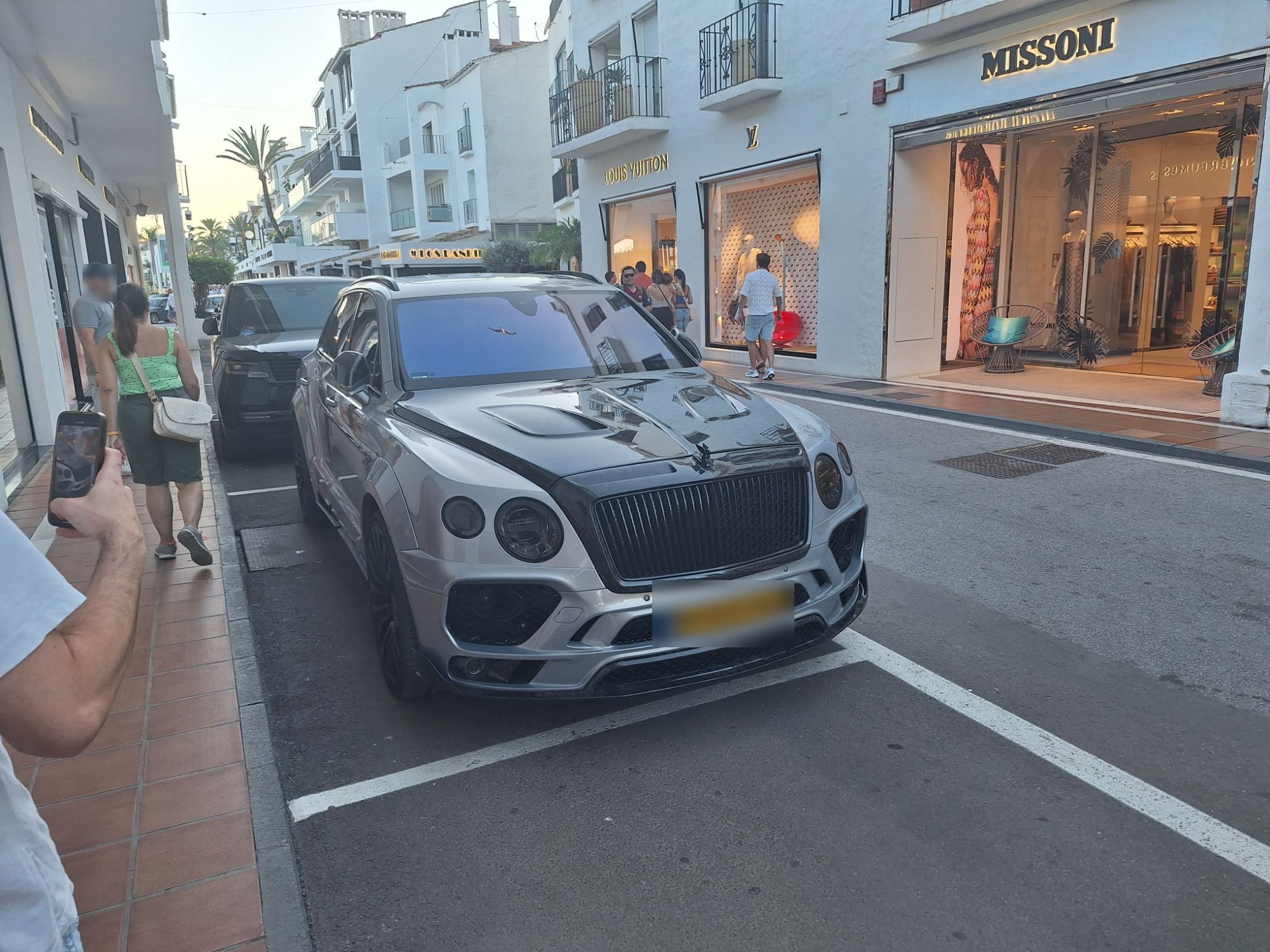 Bentley Bentayga Mansory Mulliner in Marbella, ES