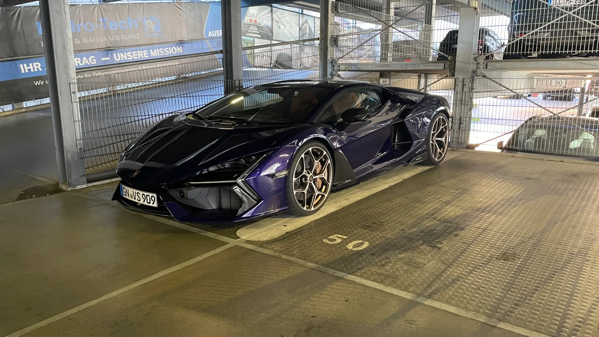 Lamborghini Revuelto