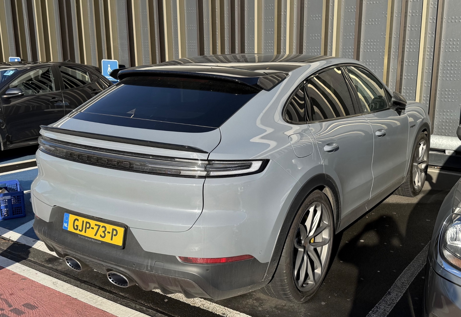 Porsche Cayenne Coupé Turbo E-Hybrid in Leidschendam