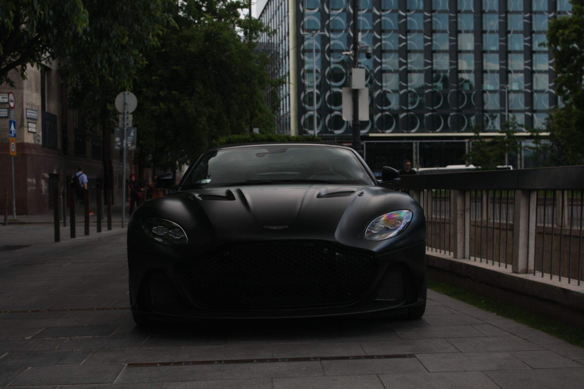 Aston Martin  DBS Superleggera Volante