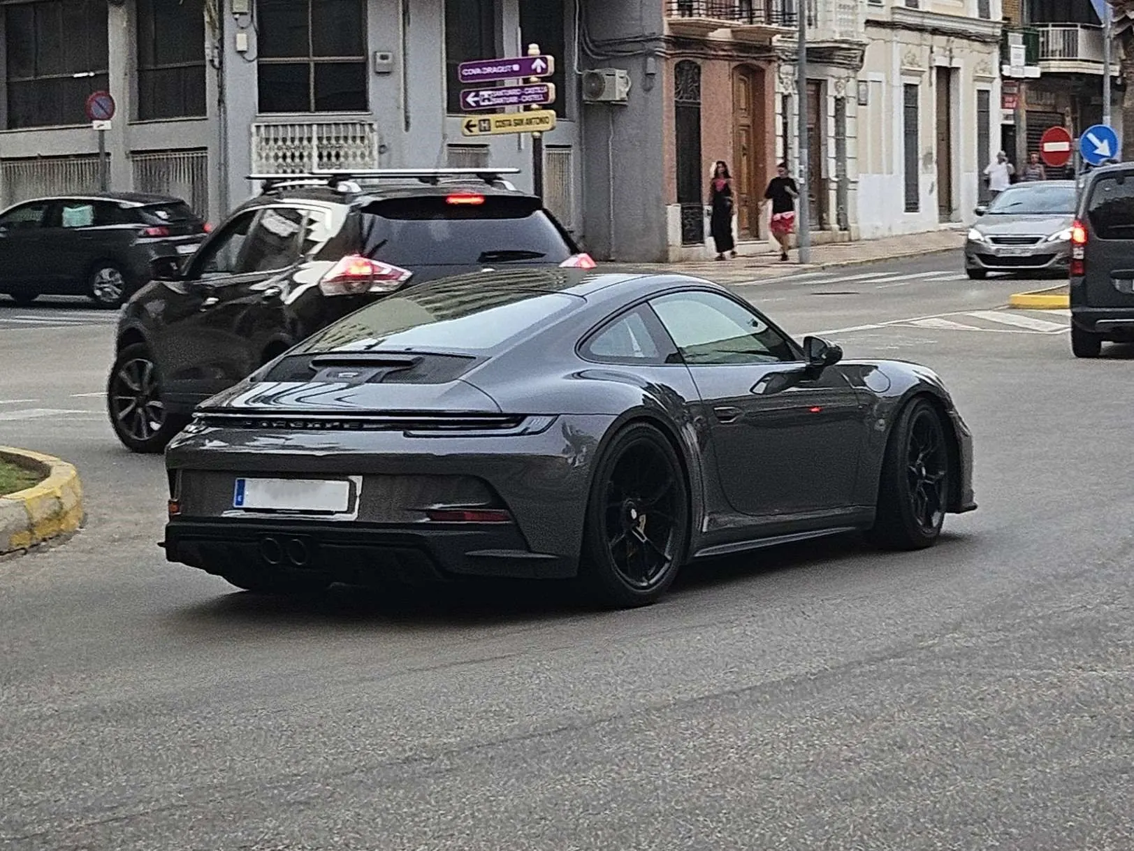Porsche 992 GT3 Touring MkI in Cullera