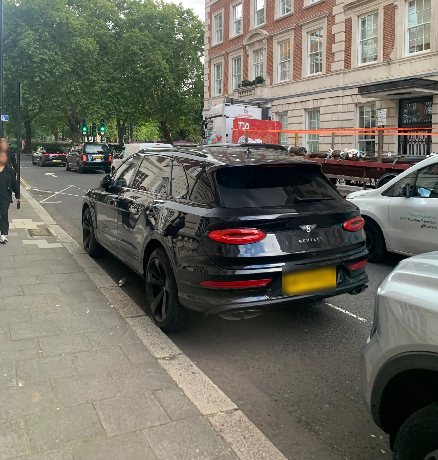 Bentley Bentayga Azure EWB
