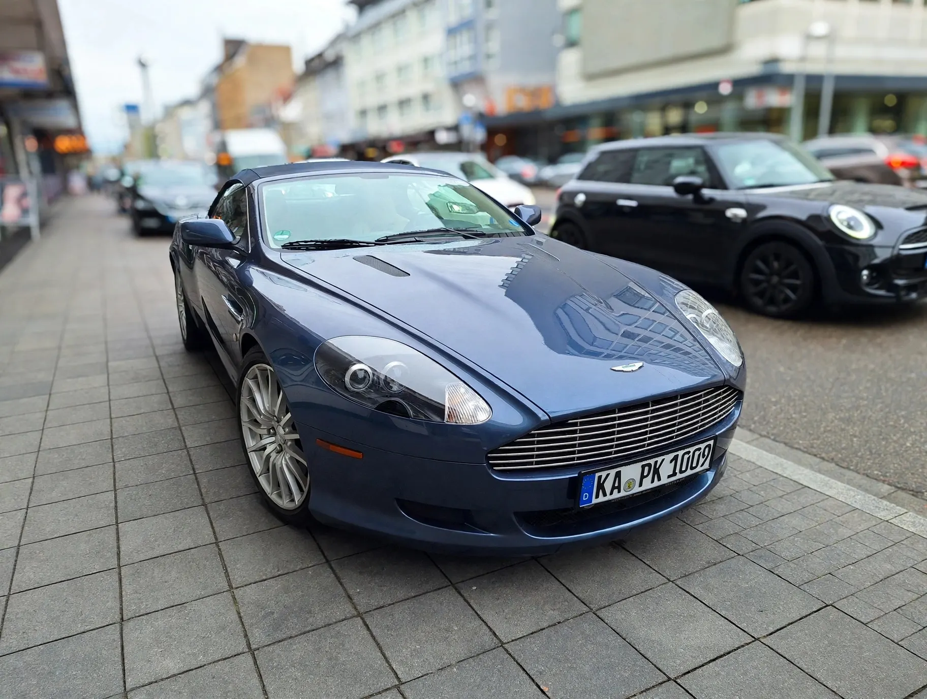 Aston Martin DB9 Volante