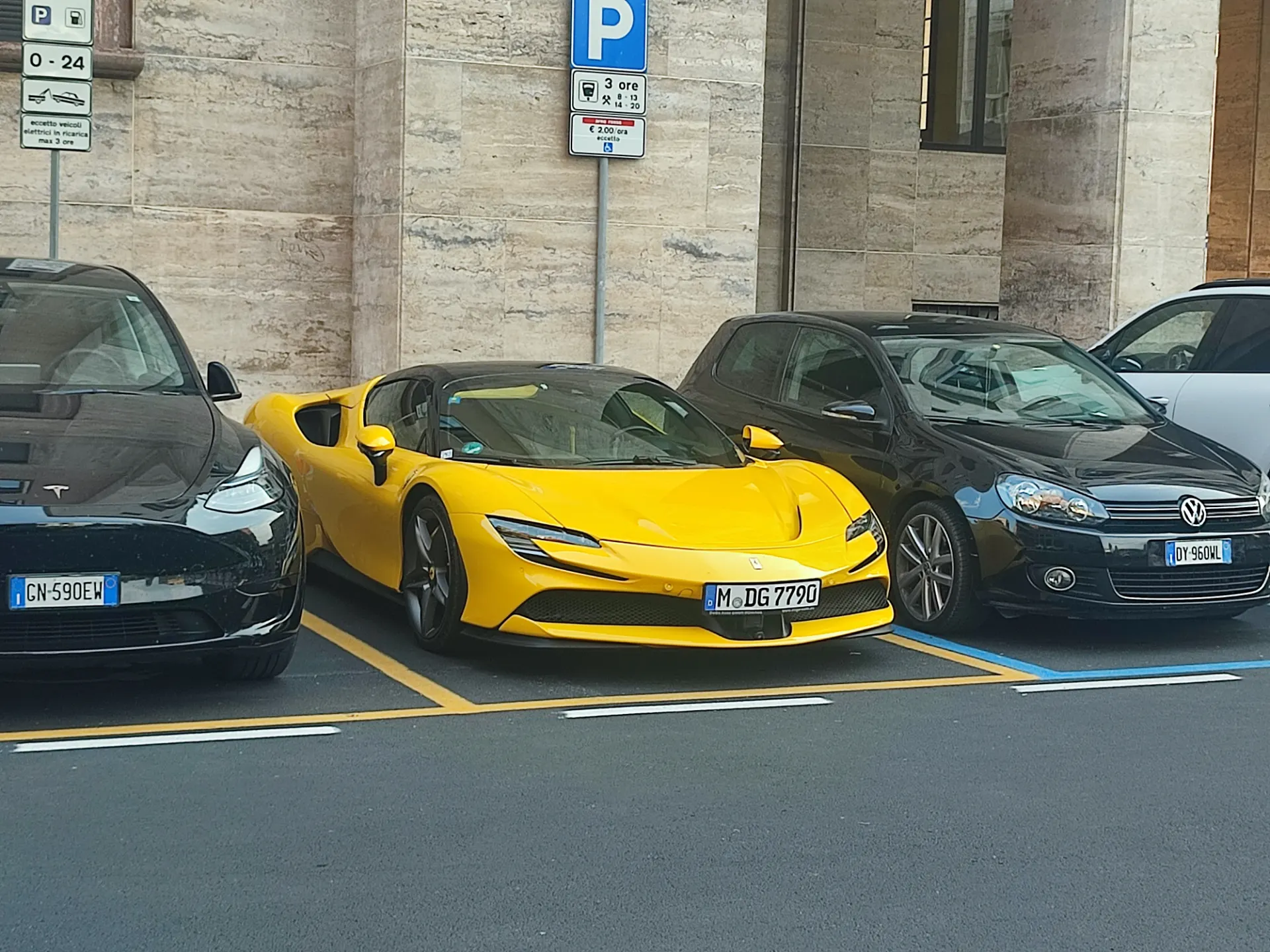 Ferrari SF90 Spider