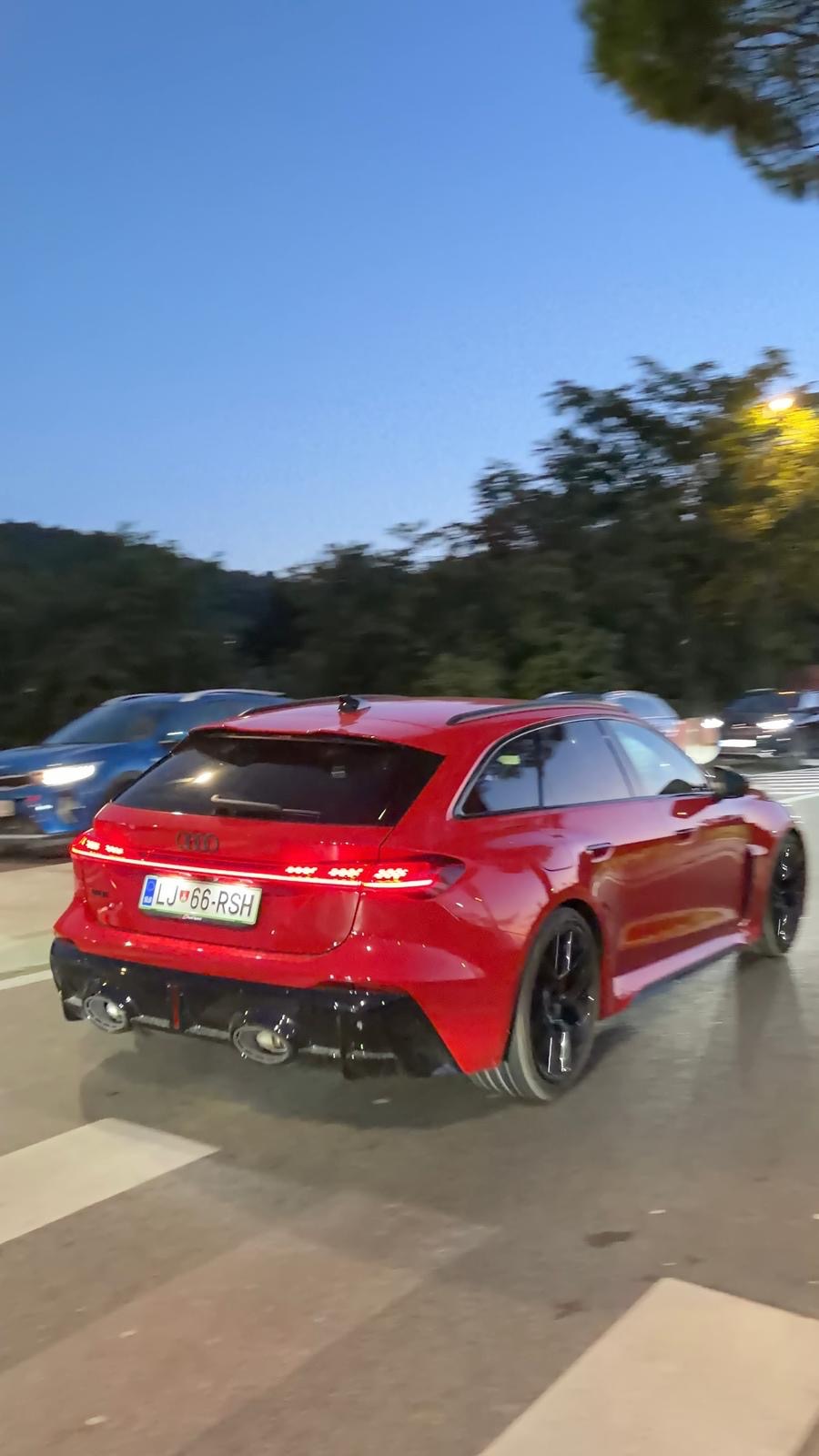 Audi RS5 Avant B10