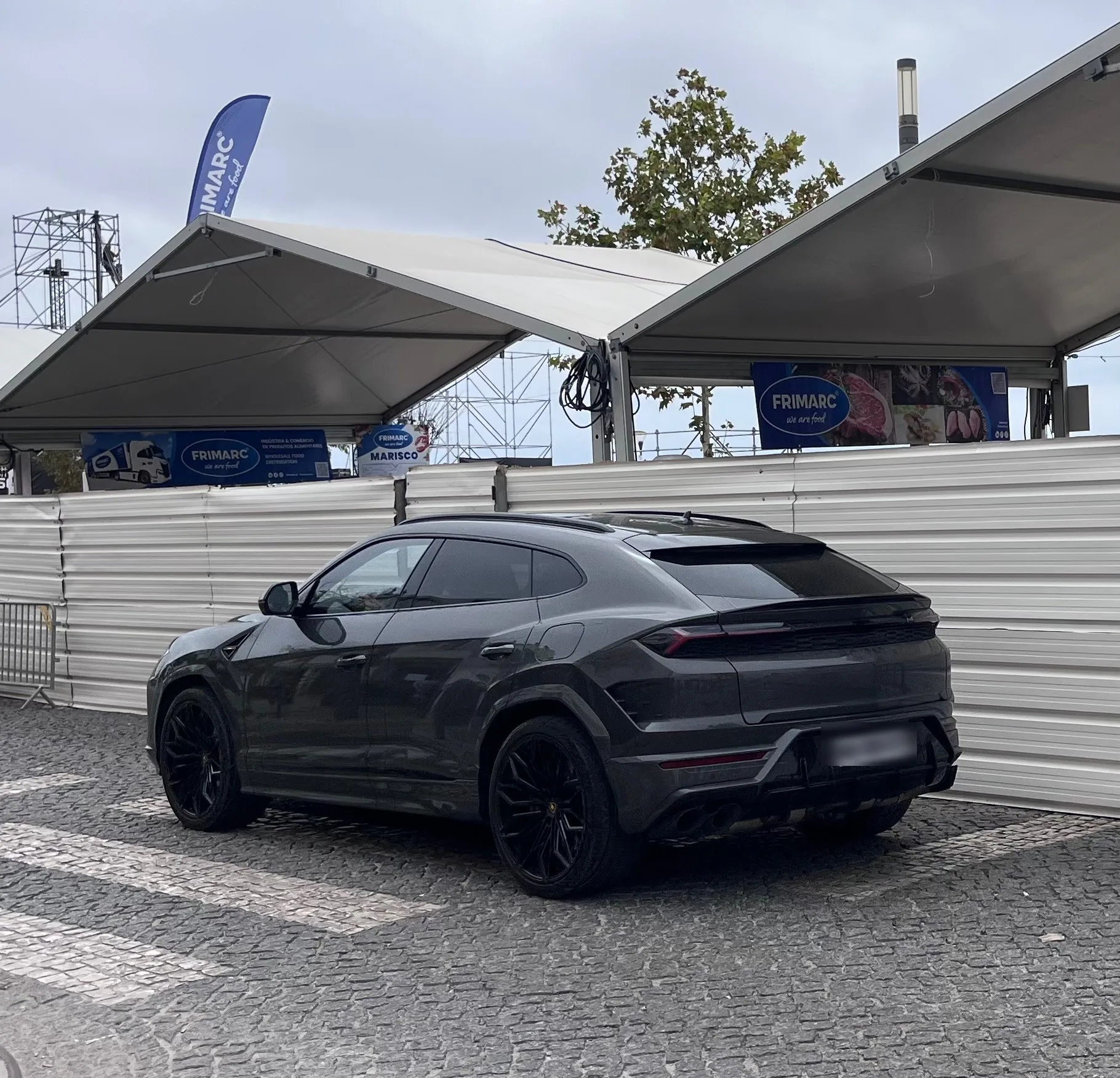 Lamborghini Urus in Olhão