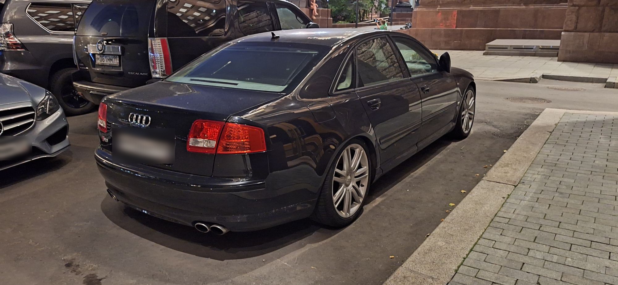 Audi S8 V10