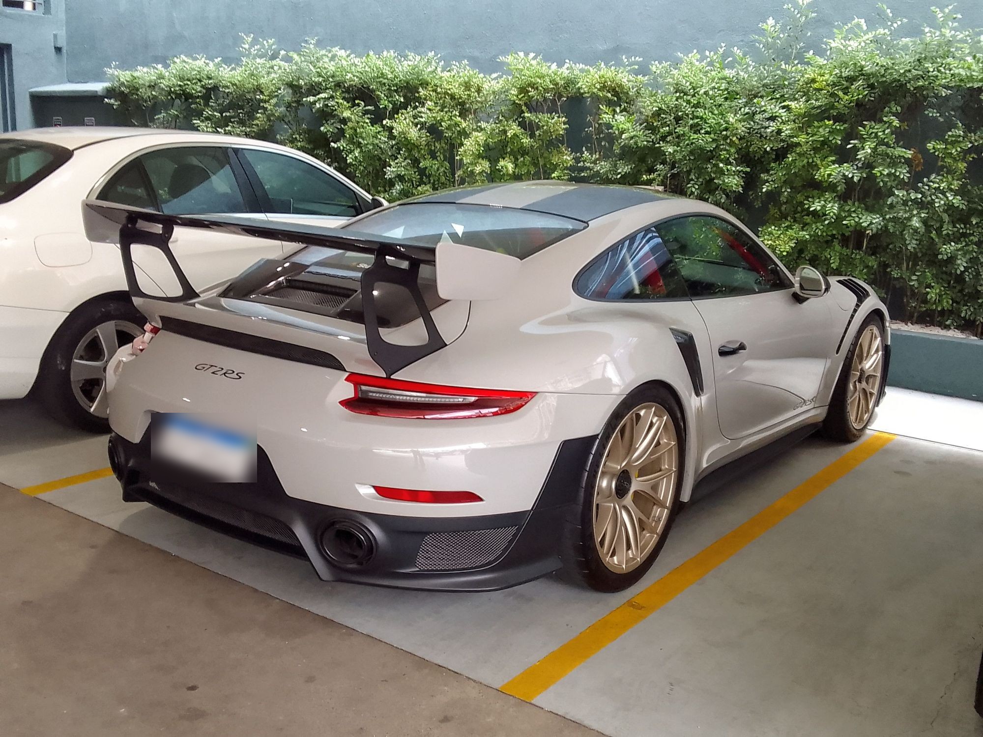 Porsche 991 GT2 RS Weissach Package
