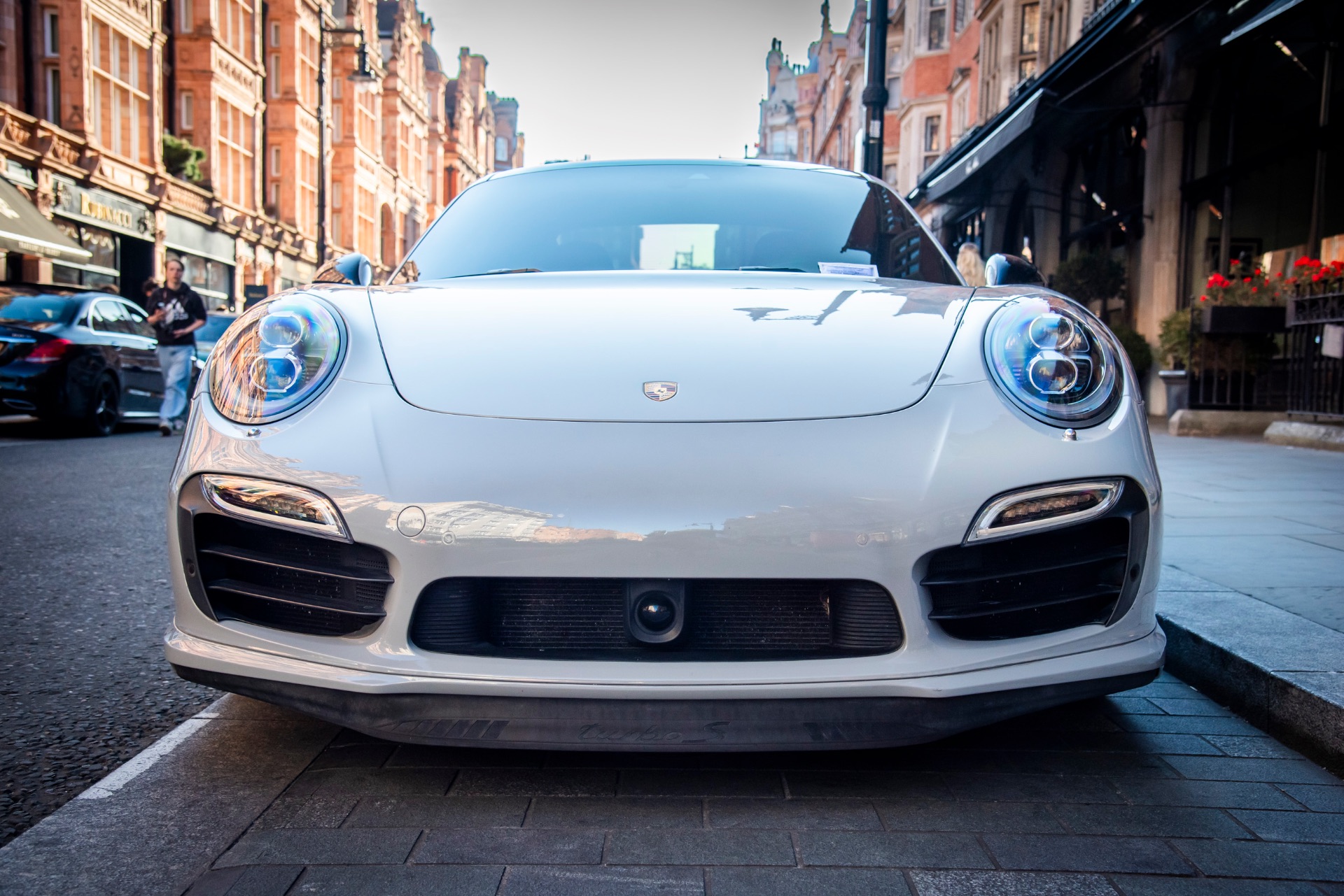 Porsche 991 turbo S MkI in City of London