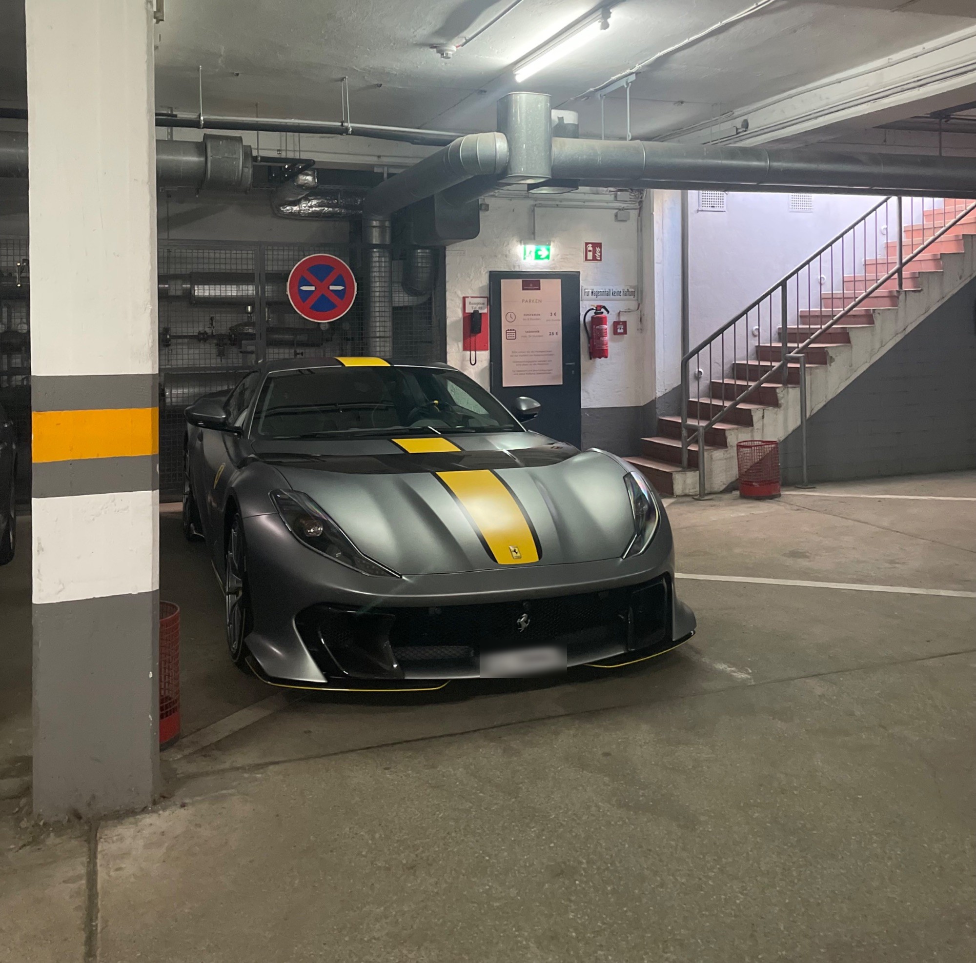 Ferrari 812 Competizione