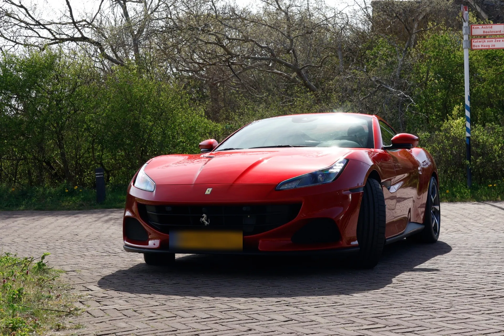 Ferrari Portofino M in Noordwijk