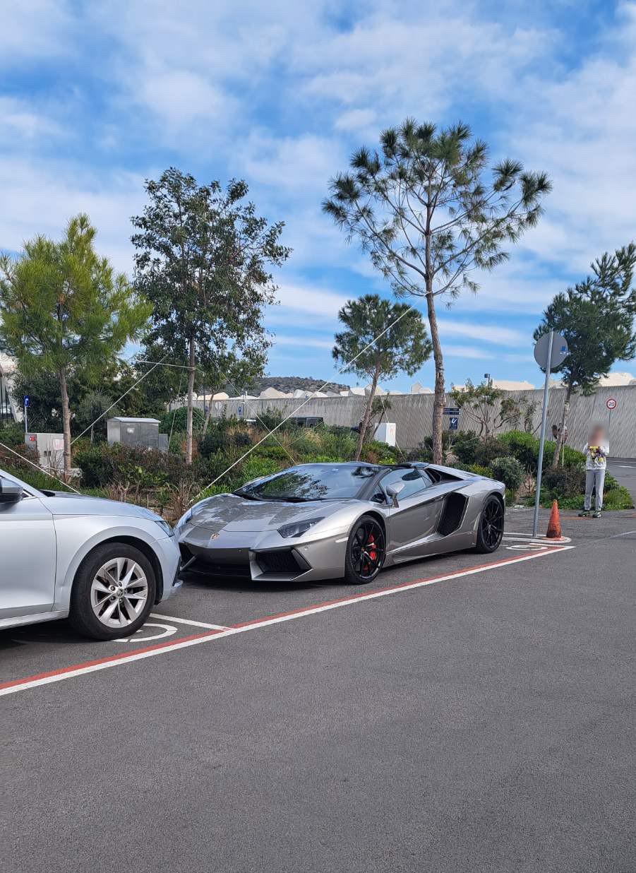Lamborghini Aventador LP700-4 Roadster