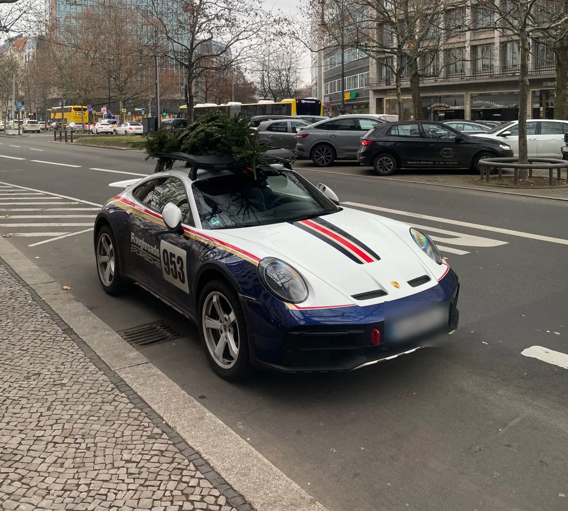 Porsche 992 Dakar