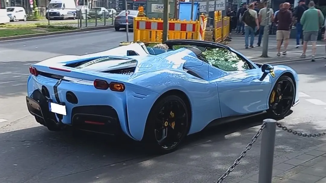 Ferrari SF90 Spider