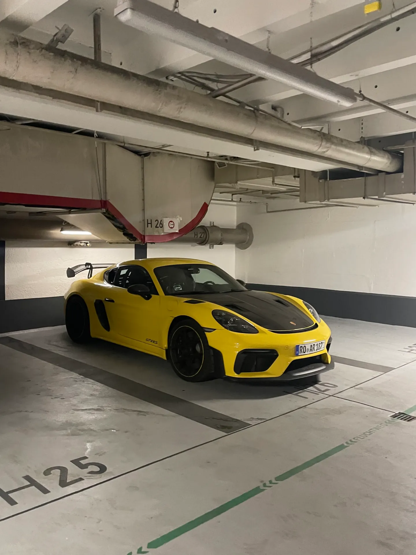 Porsche 718 Cayman GT4 RS Weissach Package in München