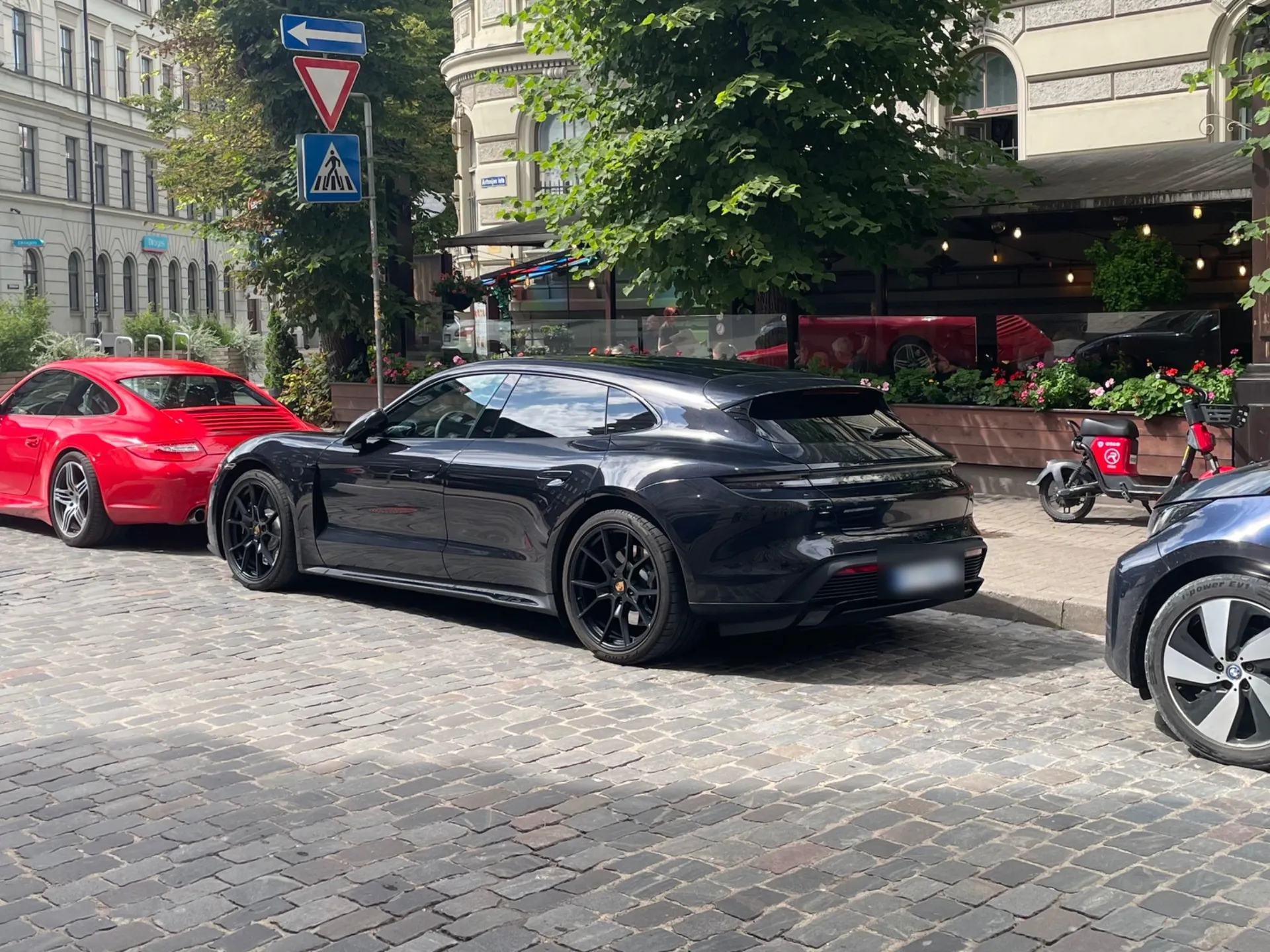 Porsche Taycan GTS Sport Turismo