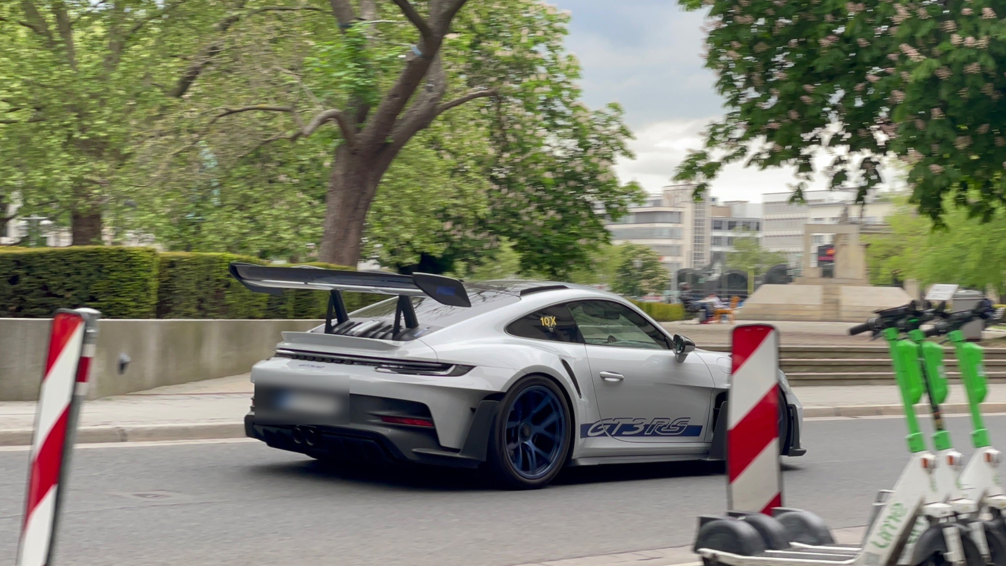 Porsche 992 GT3 RS Weissach Package