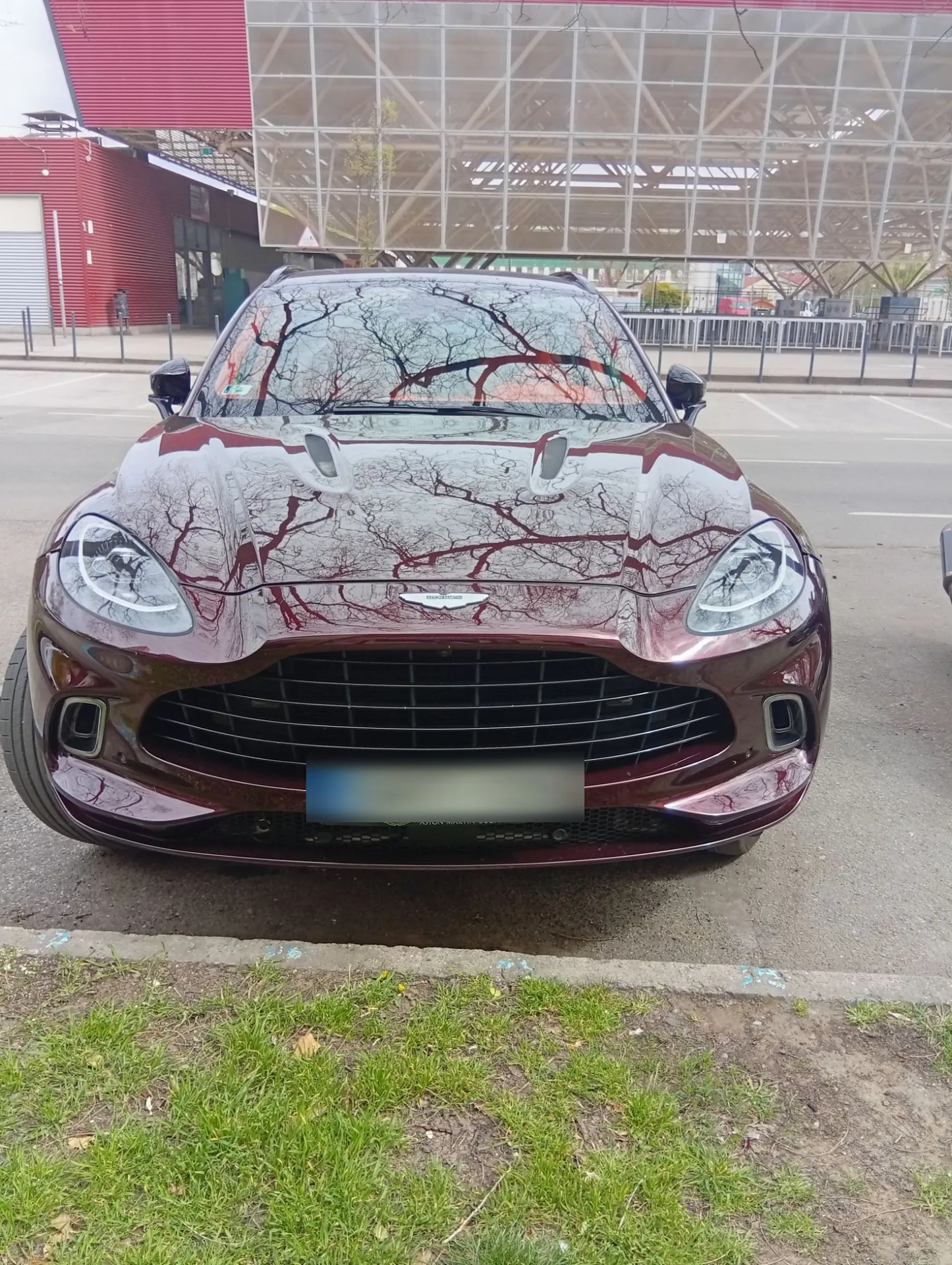 Aston Martin DBX