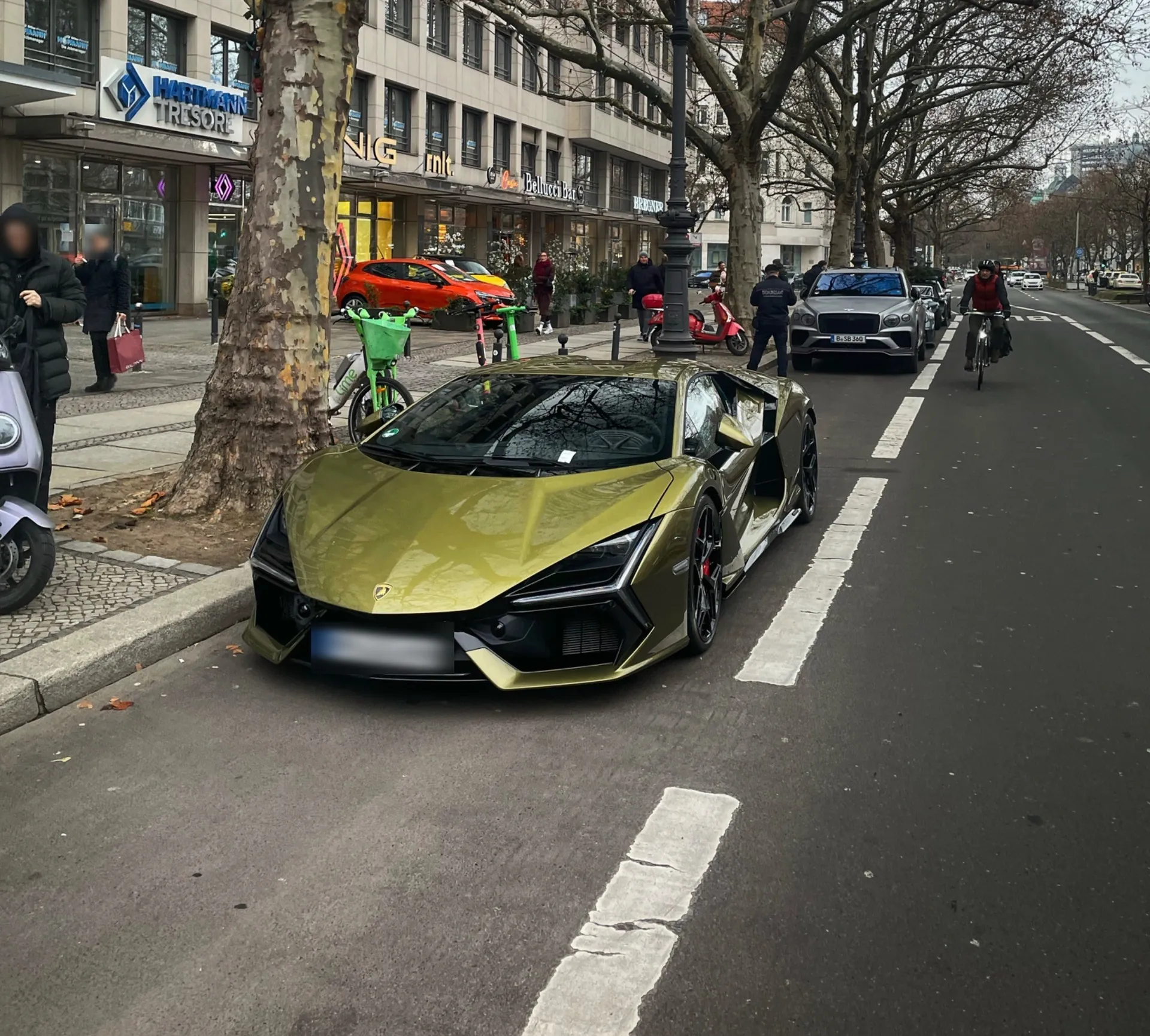 Lamborghini Revuelto