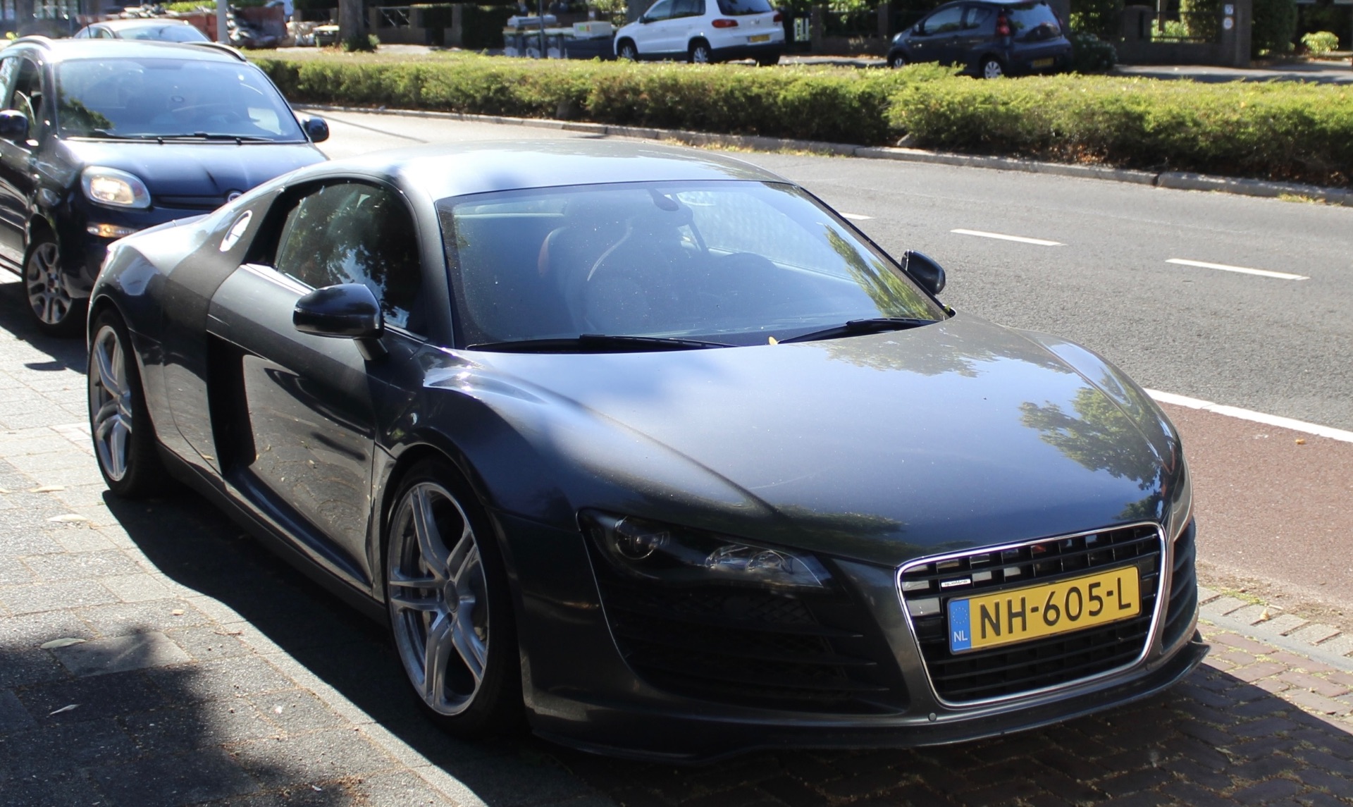 Audi R8 V8