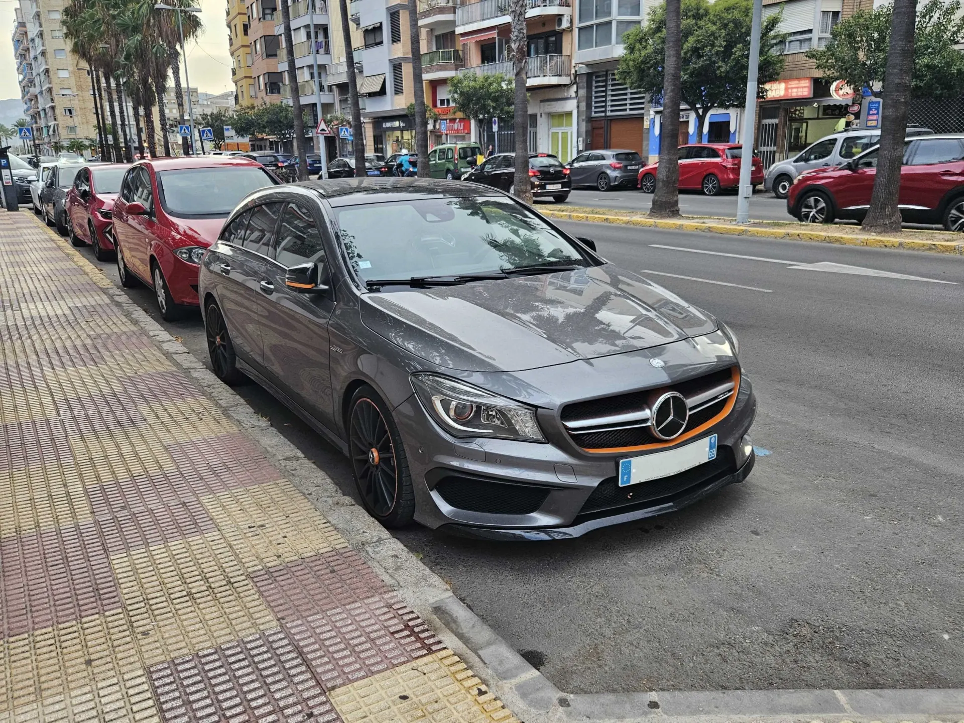 Mercedes-Benz CLA 45 AMG Shooting Brake X117 in Cullera